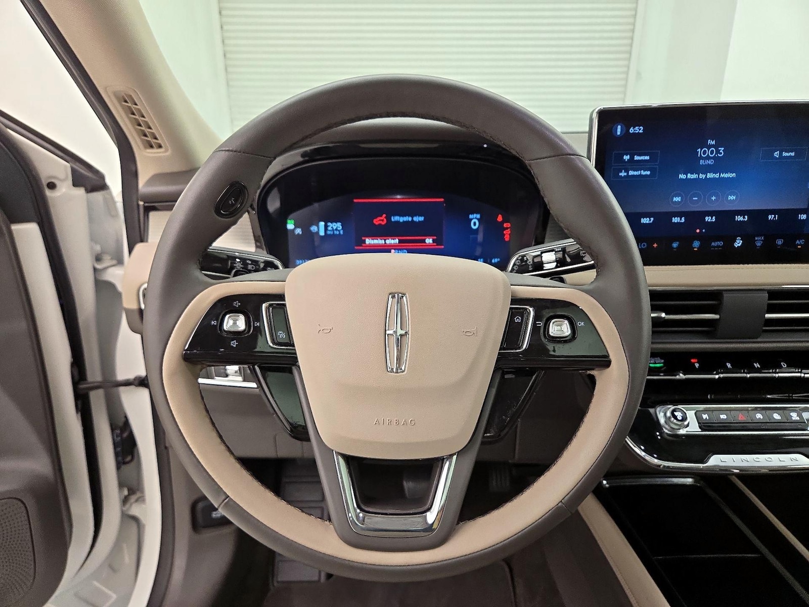 2024 Lincoln Corsair Premiere - Photo 11