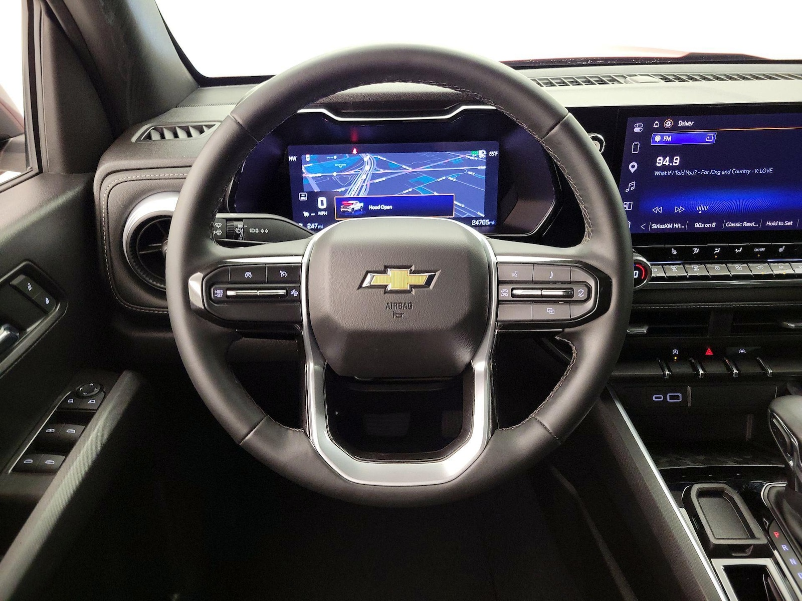 2025 Chevrolet Colorado LT - Photo 11