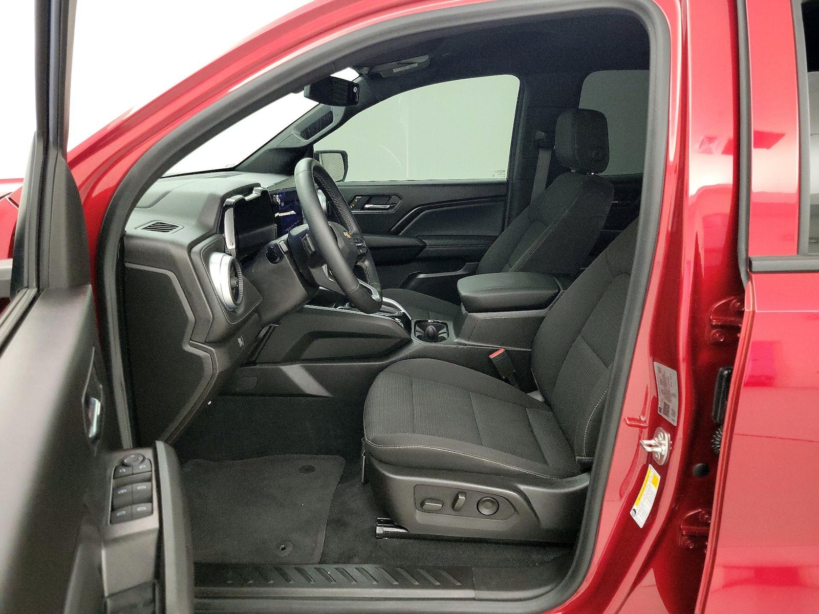 2025 Chevrolet Colorado LT - Photo 12