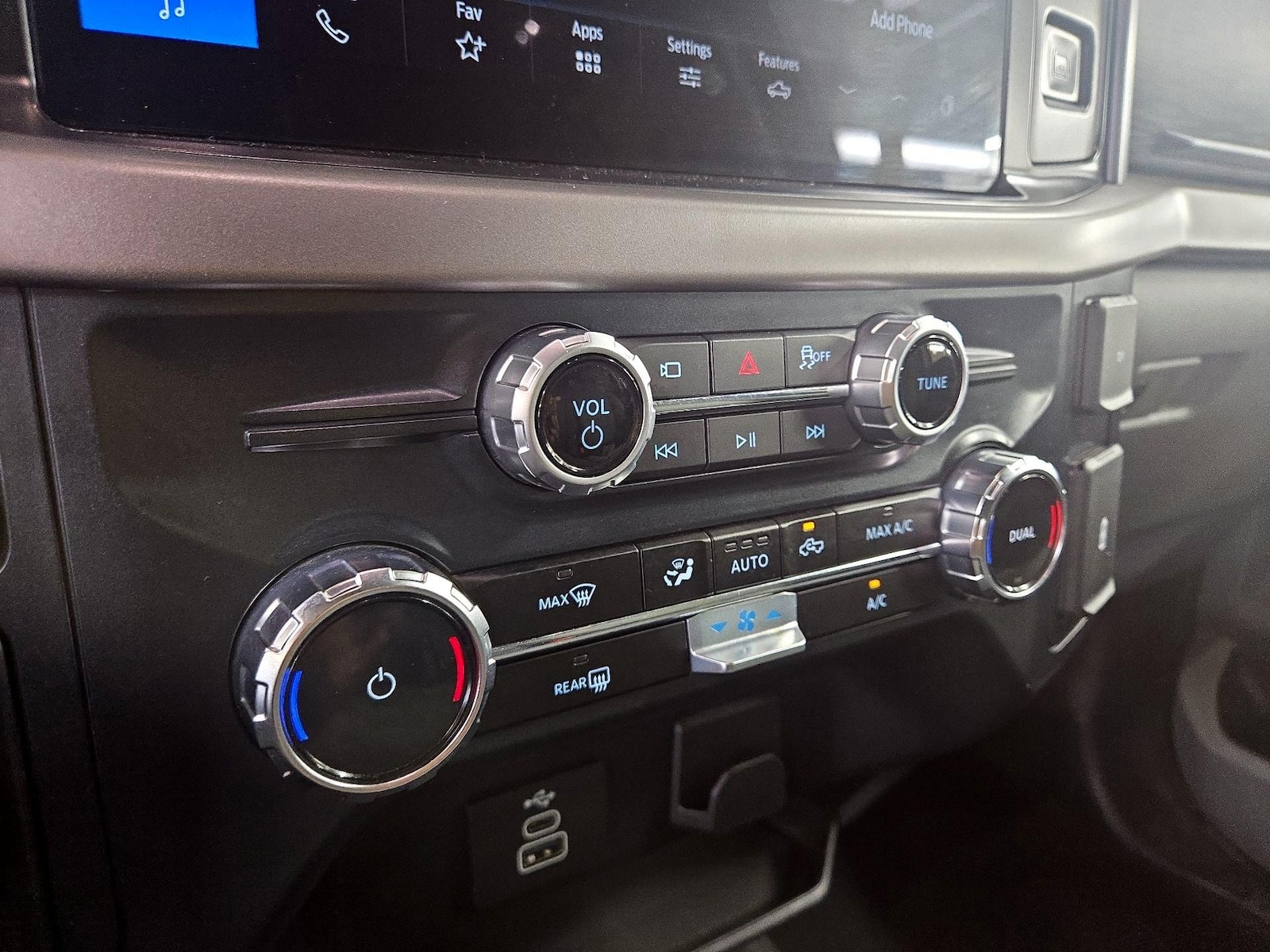 2025 Ford F-150 XLT - Photo 16
