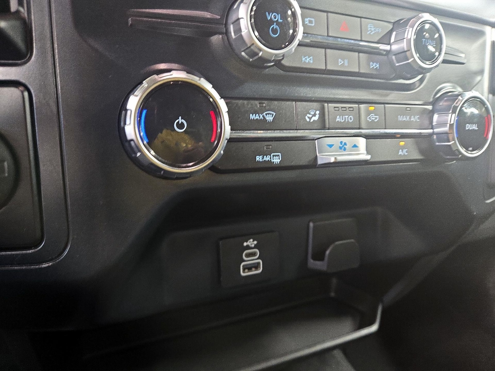 2025 Ford F-150 XLT - Photo 18