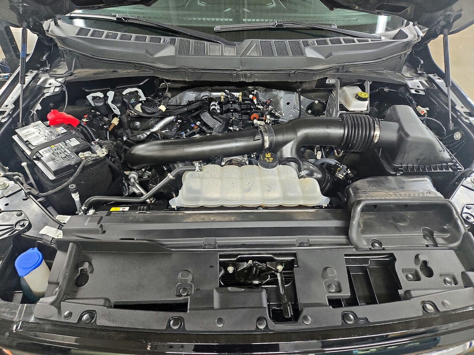 2025 Ford F-150 XLT - Photo 21