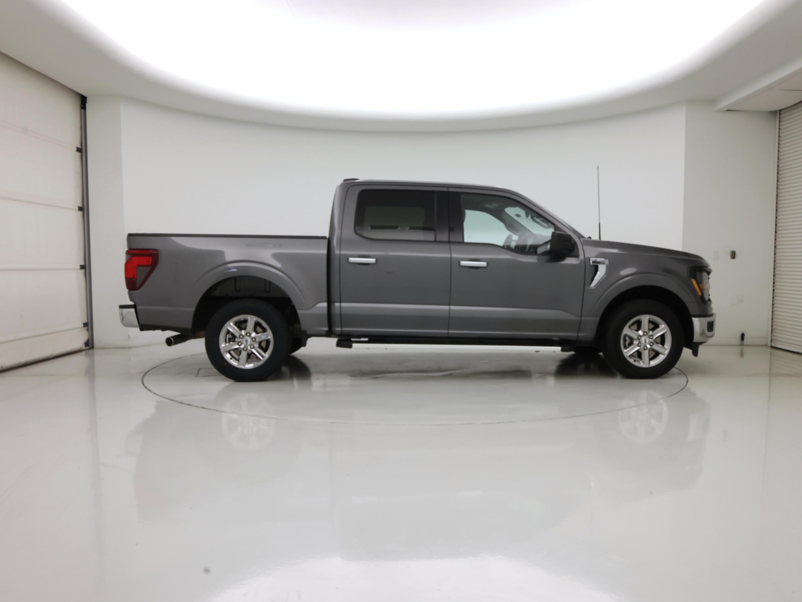 2025 Ford F-150 XLT - Photo 8