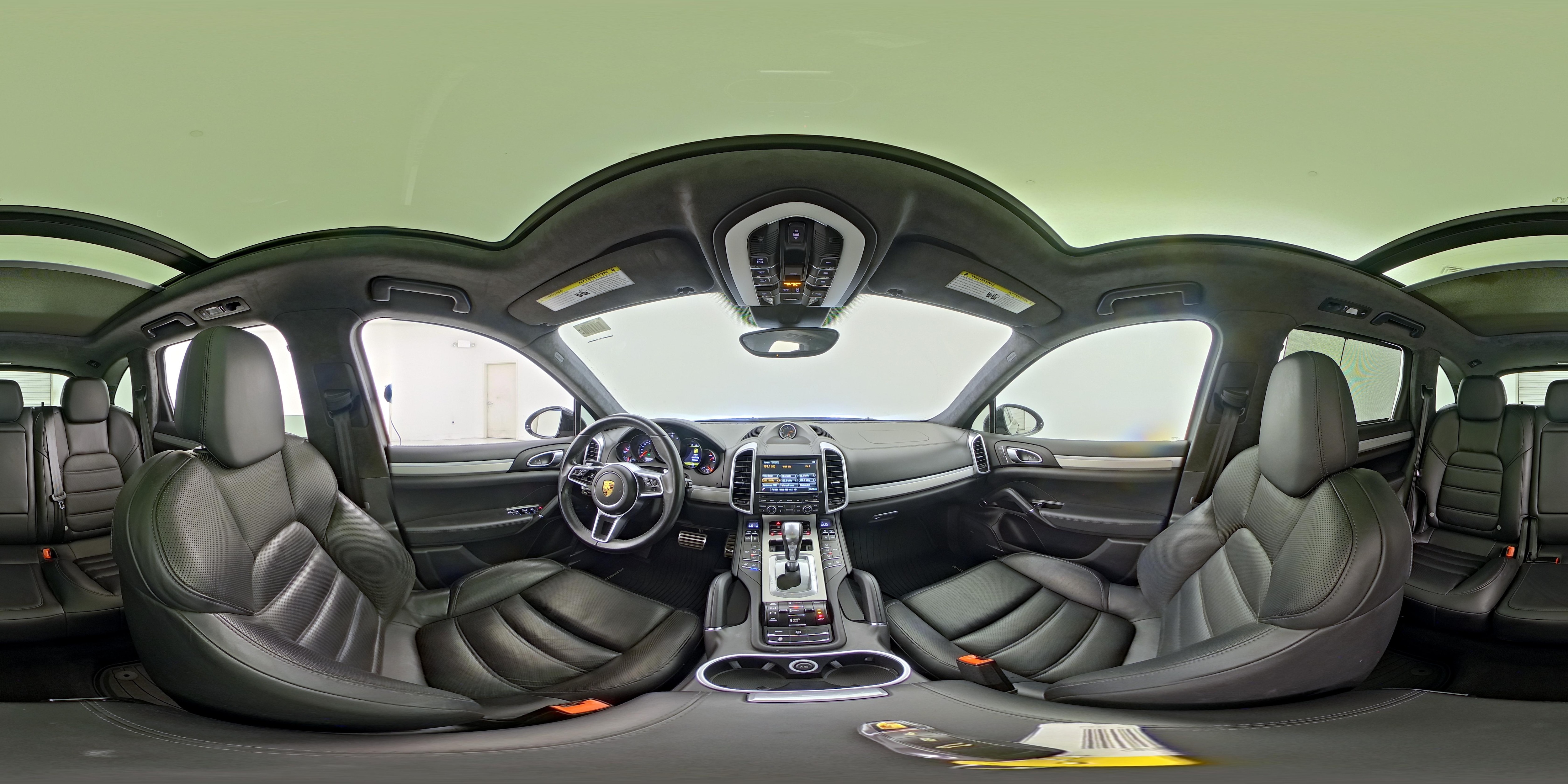 2016 Porsche Cayenne Turbo - Photo 25