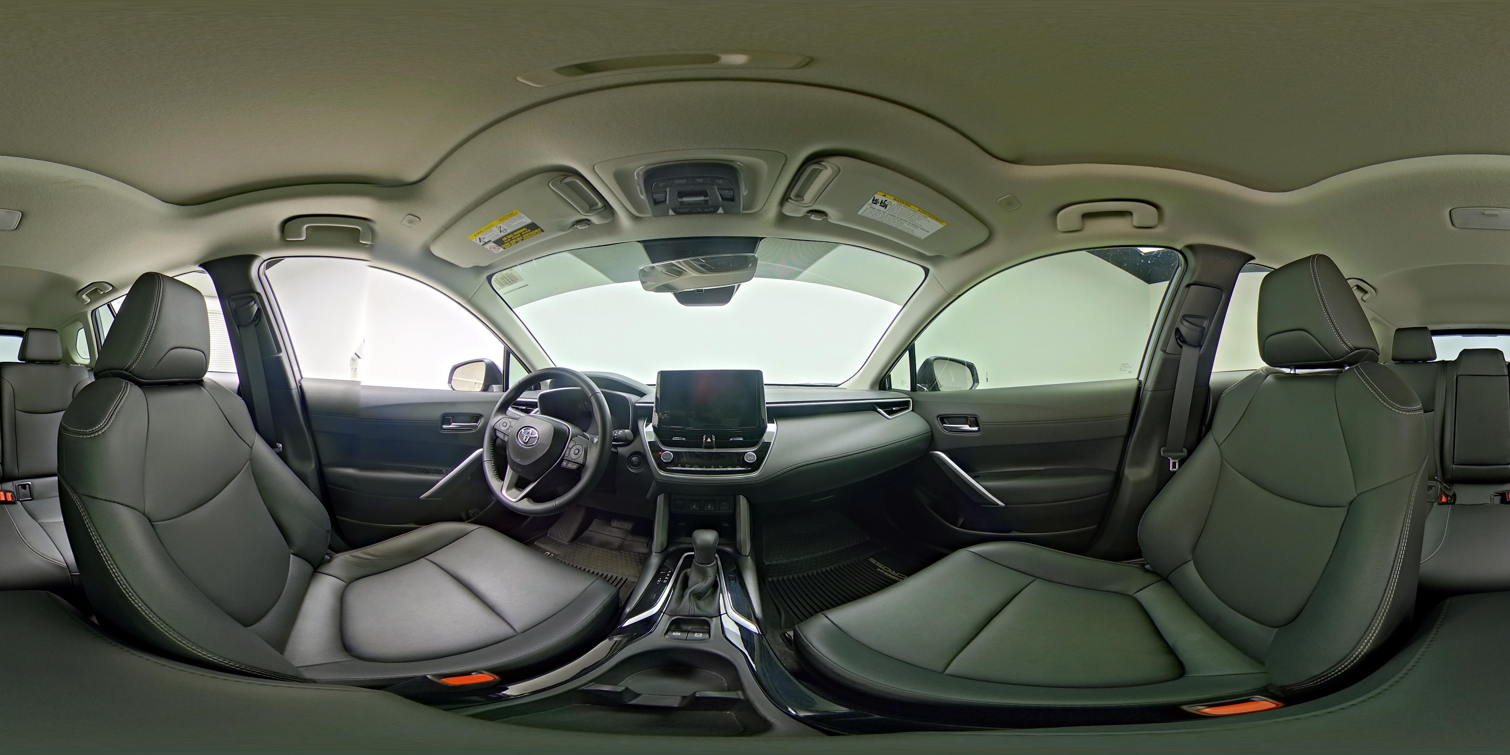2025 Toyota Corolla Cross XLE - Photo 25