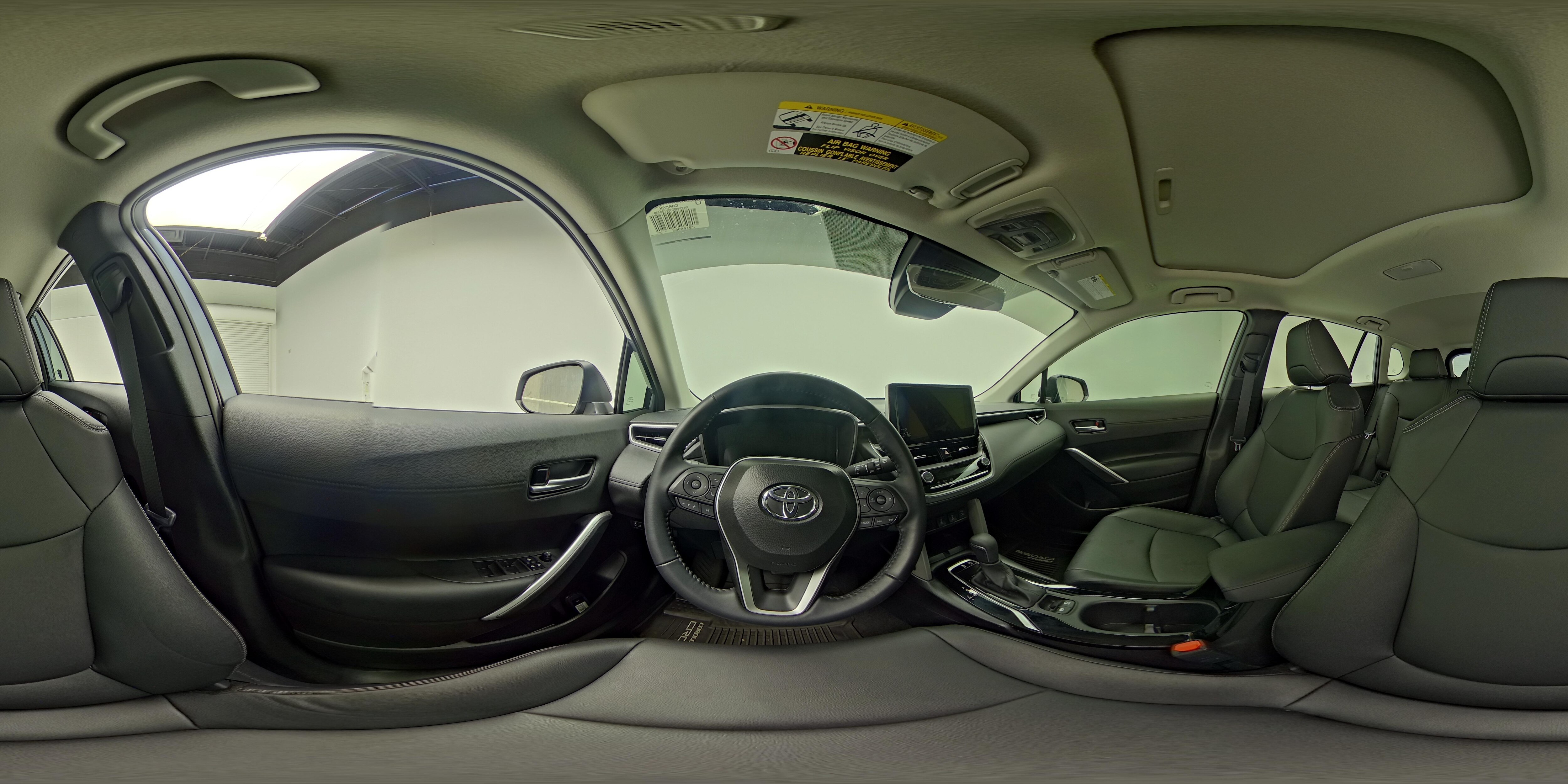 2025 Toyota Corolla Cross XLE - Photo 27