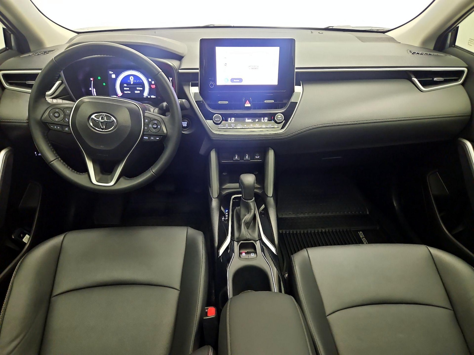 2025 Toyota Corolla Cross XLE - Photo 10