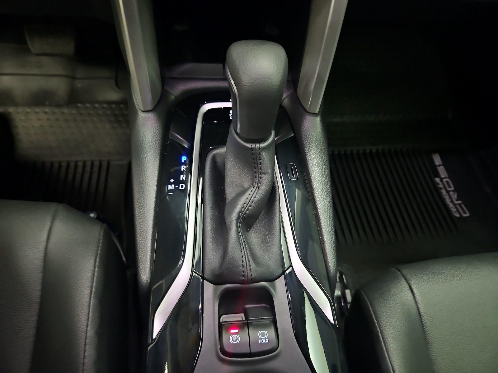 2025 Toyota Corolla Cross XLE - Photo 18