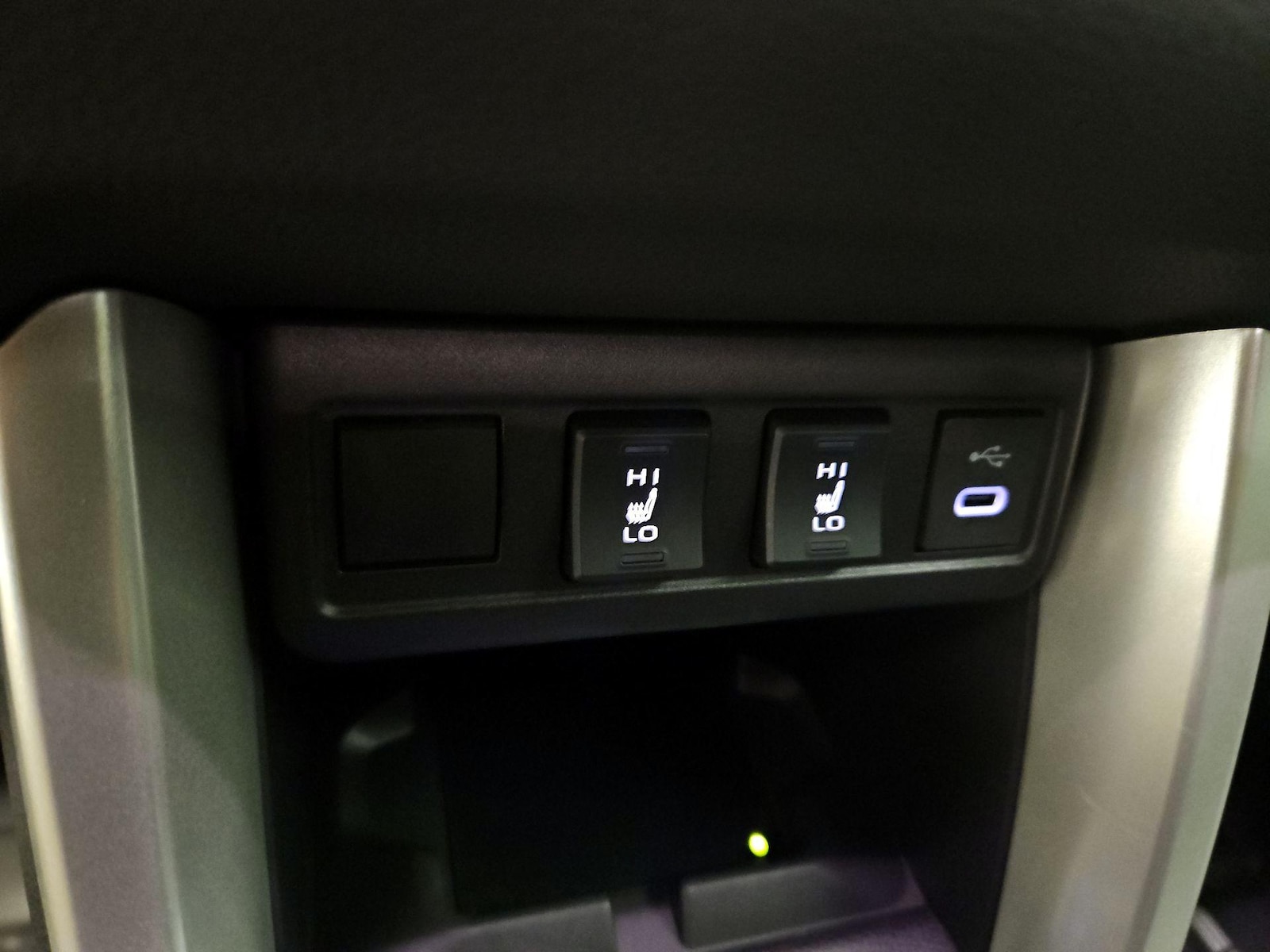 2025 Toyota Corolla Cross XLE - Photo 19
