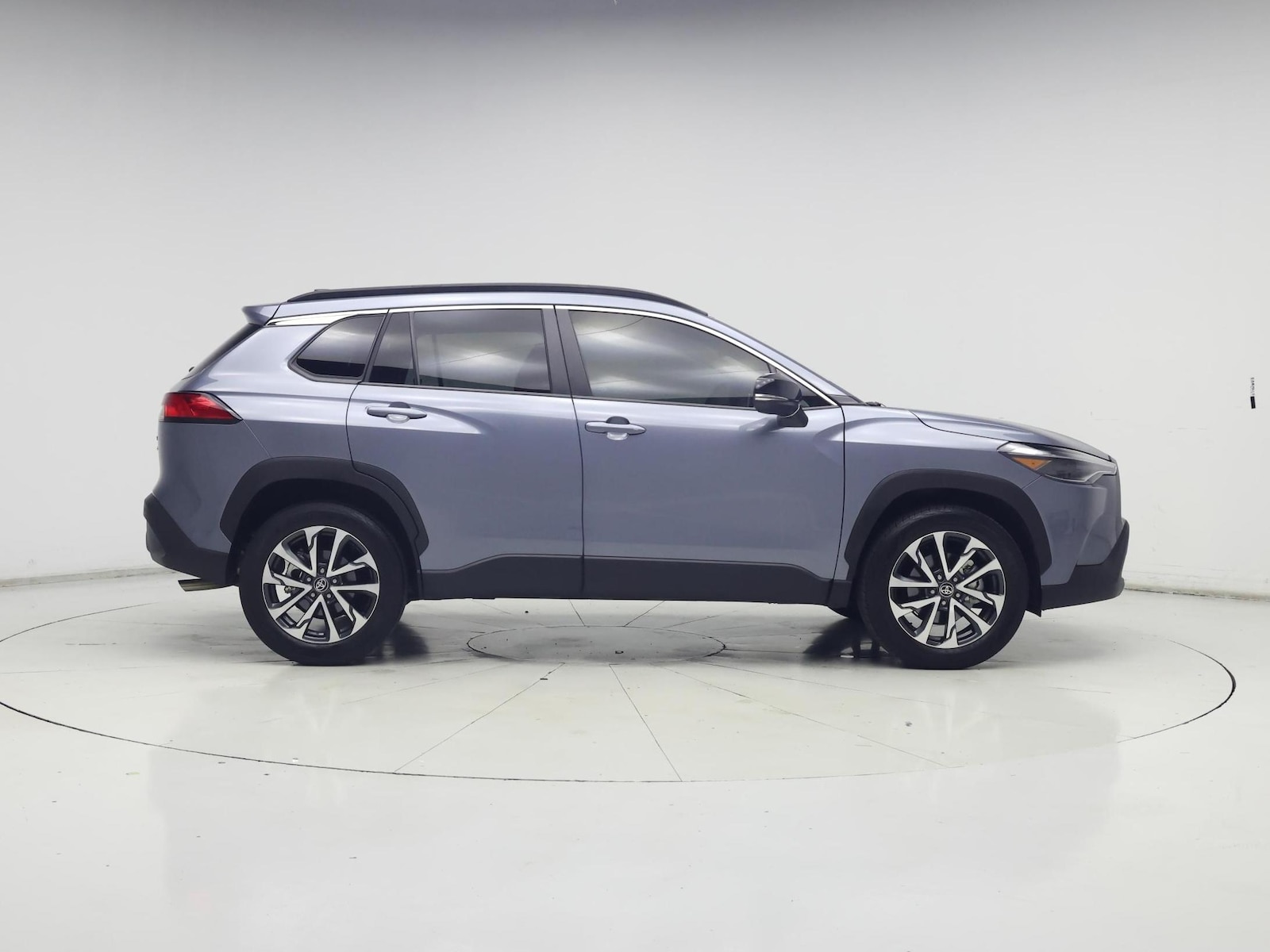 2025 Toyota Corolla Cross XLE - Photo 8