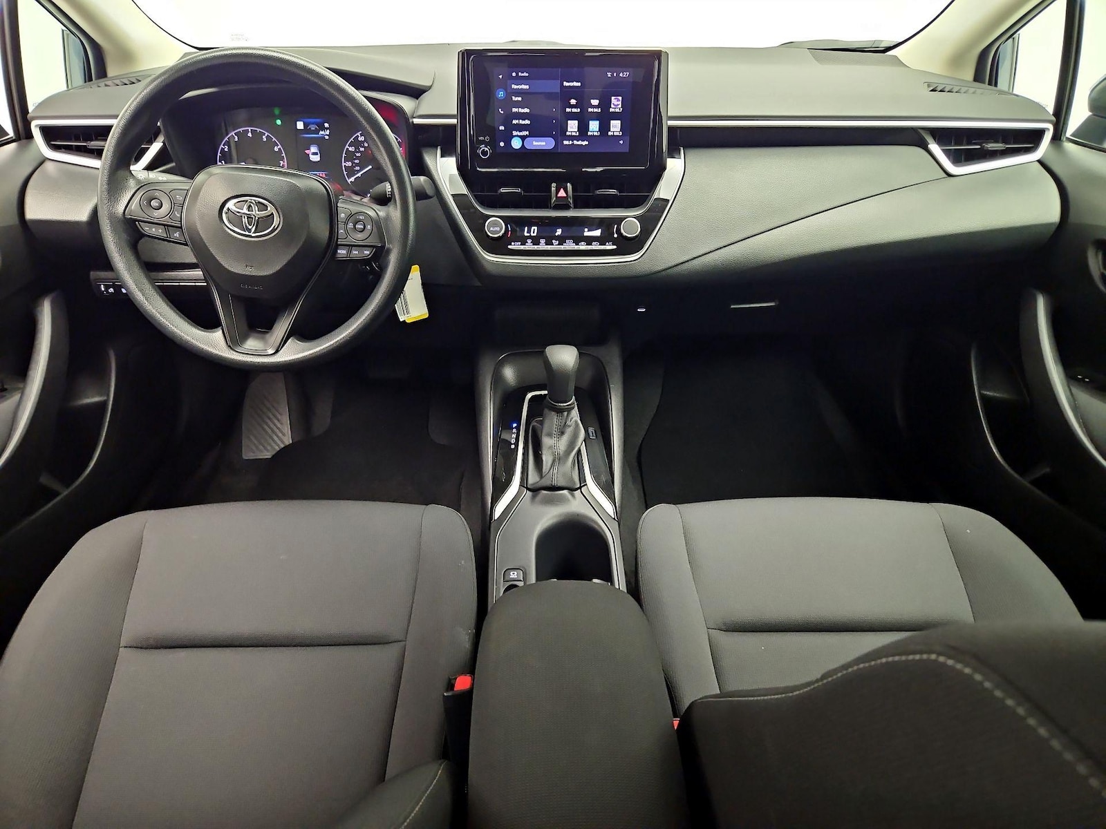 2025 Toyota Corolla LE - Photo 10