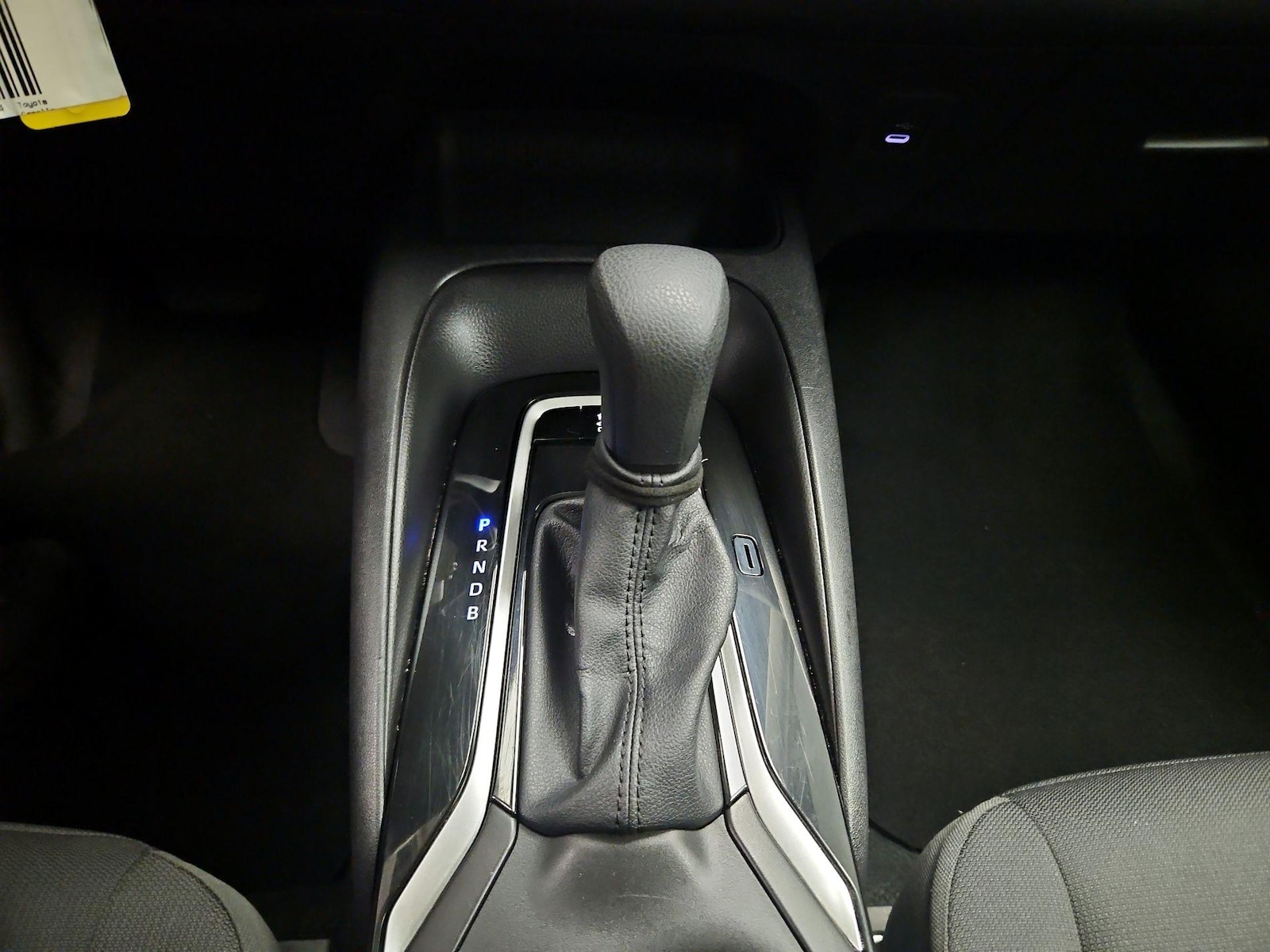 2025 Toyota Corolla LE - Photo 17