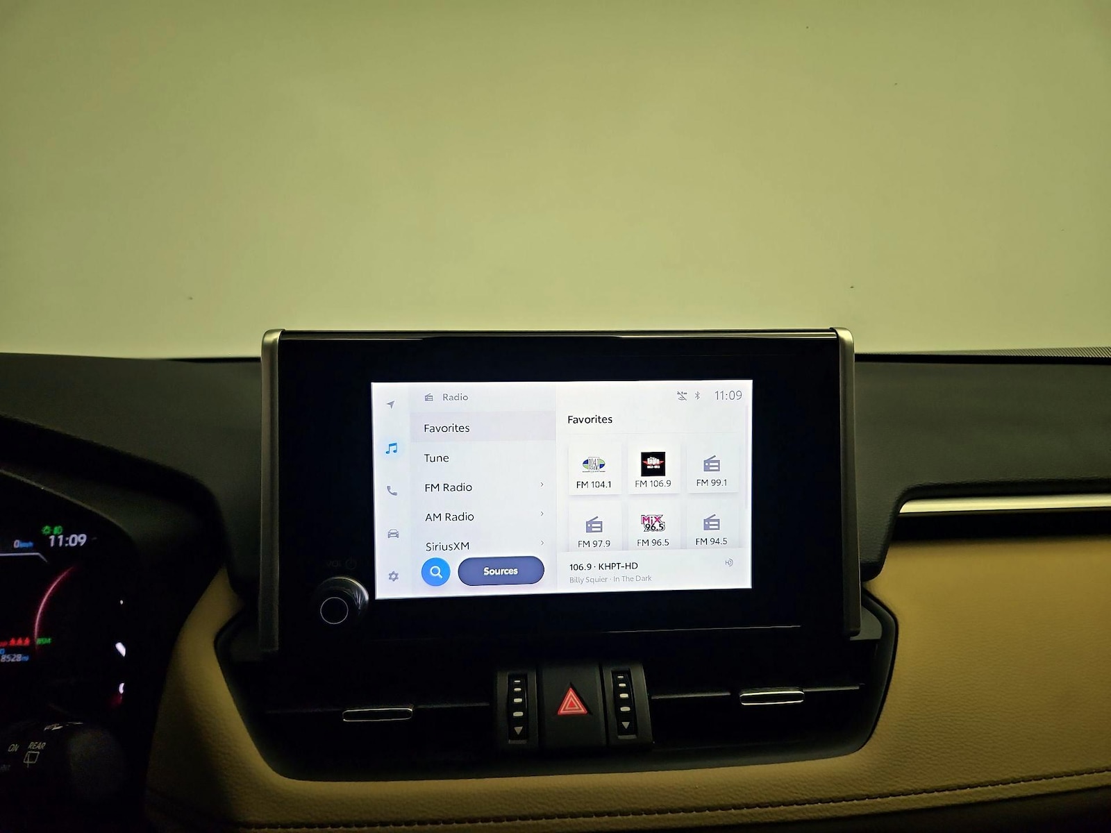 2025 Toyota RAV4 XLE Premium - Photo 15