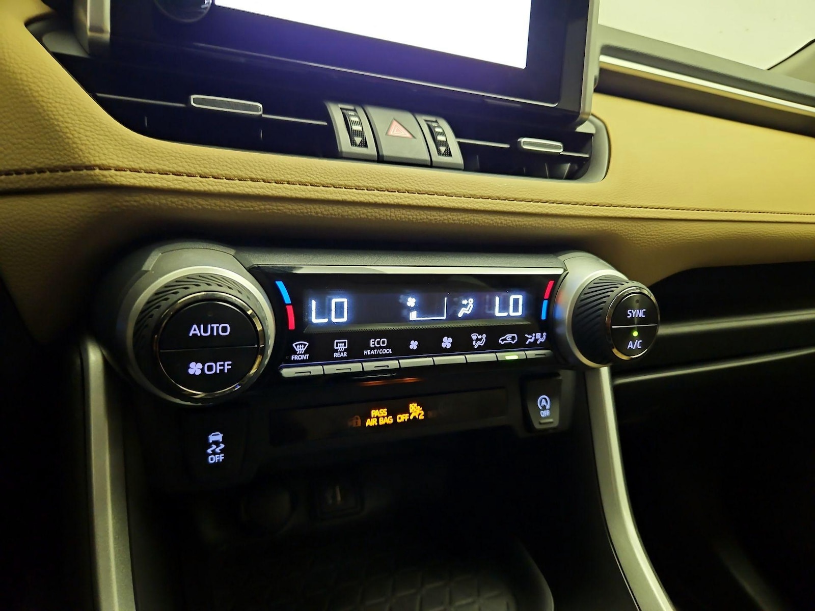2025 Toyota RAV4 XLE Premium - Photo 16
