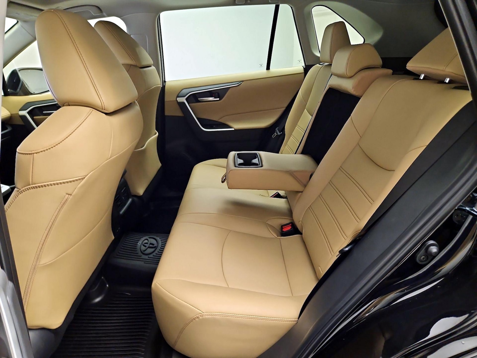 2025 Toyota RAV4 XLE Premium - Photo 18