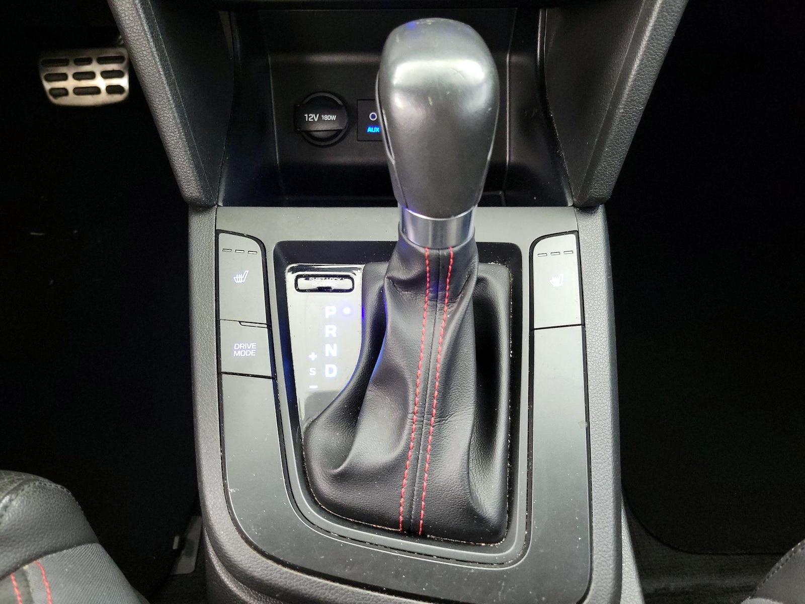 2020 Hyundai Elantra Sport - Photo 18