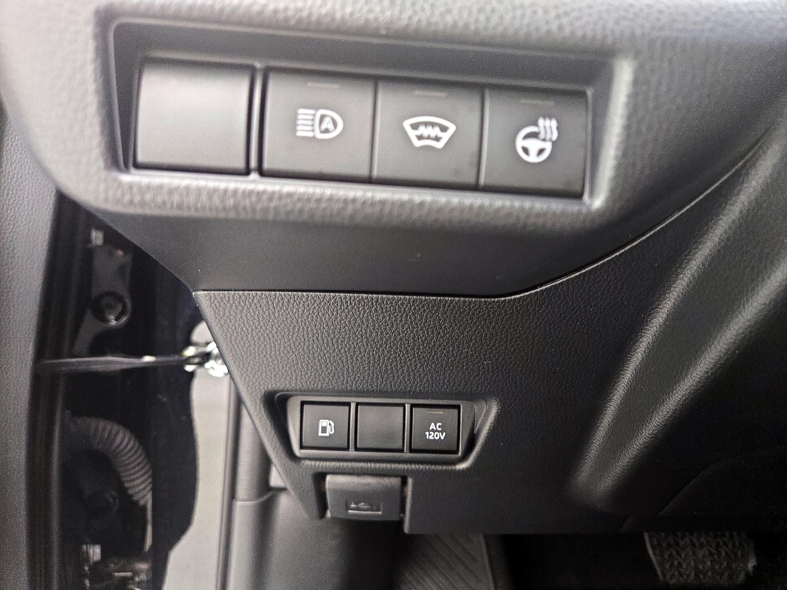 2026 Toyota Prius Plug-in Hybrid XSE - Photo 14
