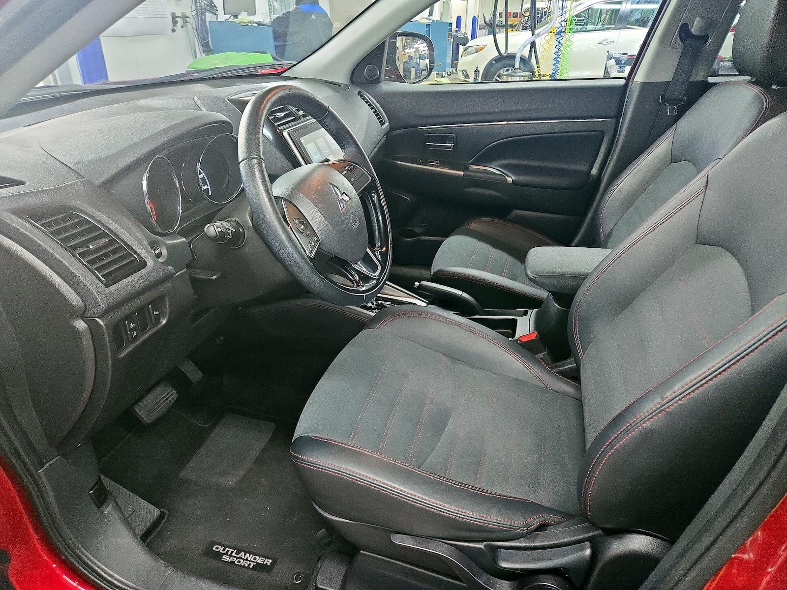 2025 Mitsubishi Outlander Sport SE - Photo 12