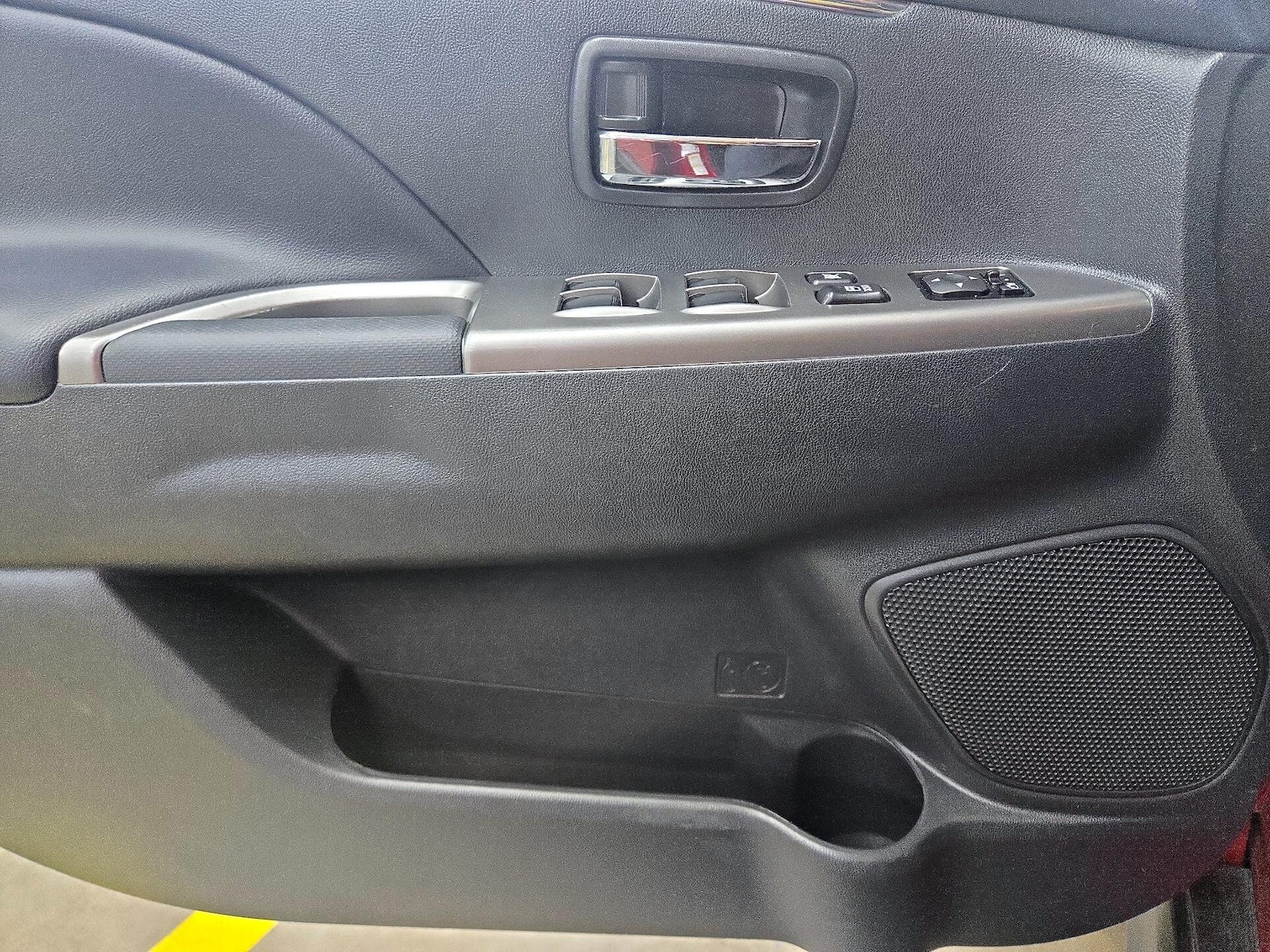 2025 Mitsubishi Outlander Sport SE - Photo 13