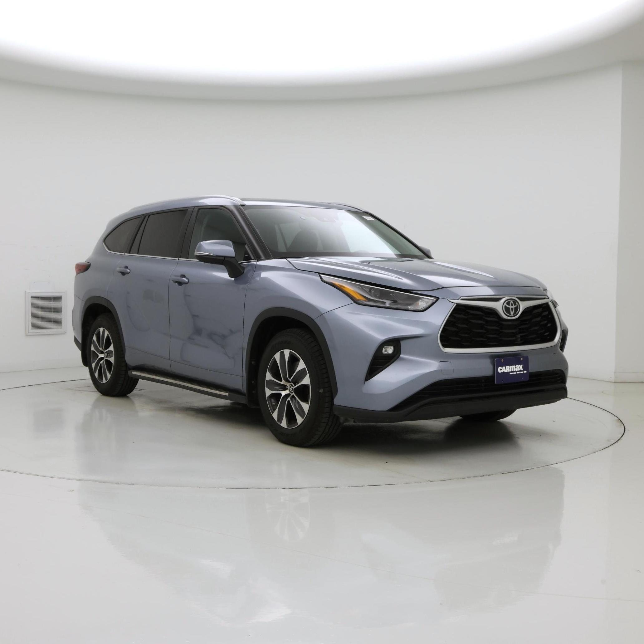 Gray 2024 Toyota Highlander SUV / Crossover Front-Wheel Drive Automatic