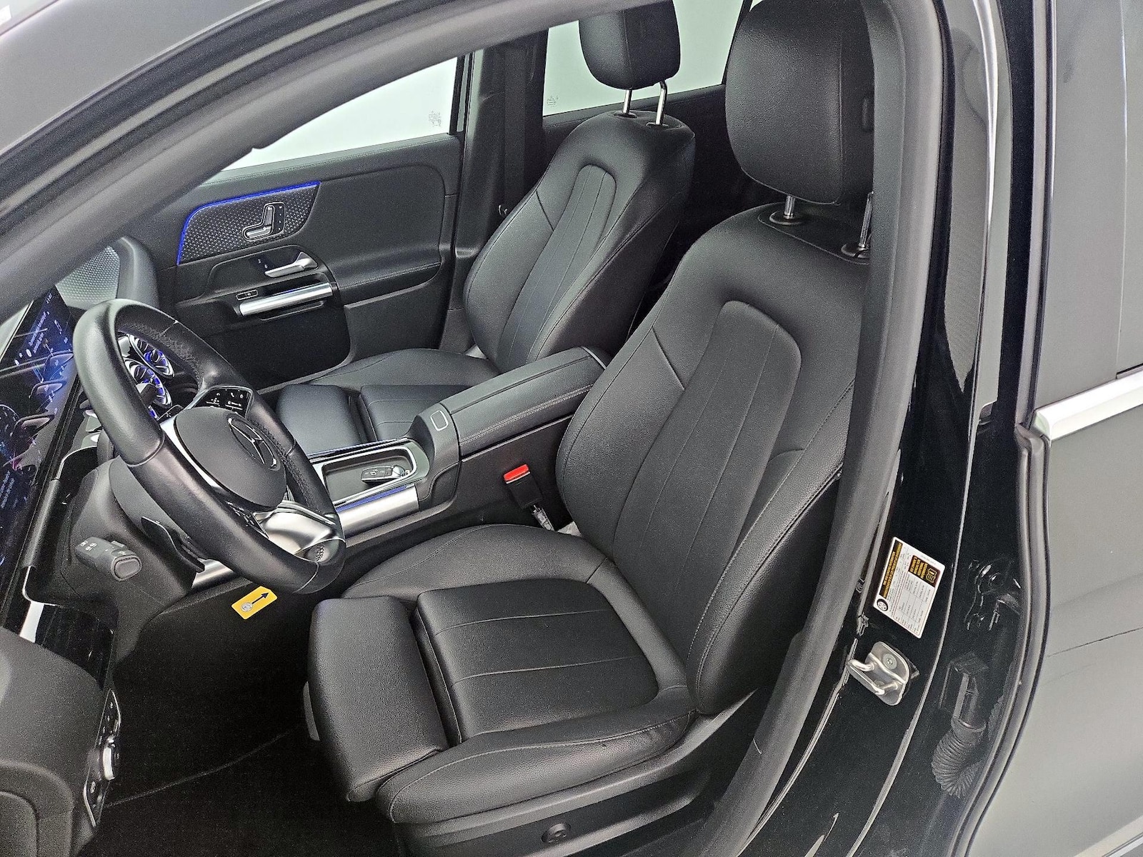 Side Airbags & Leatherette Seats