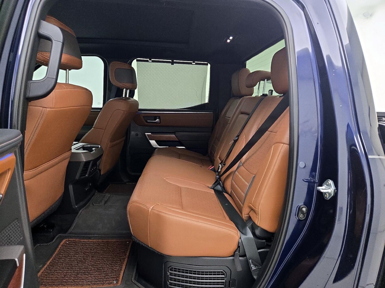 Rear A/C Seat(s)