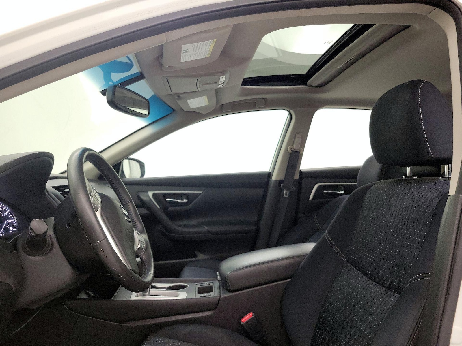 Sunroof(s) & Overhead Airbags