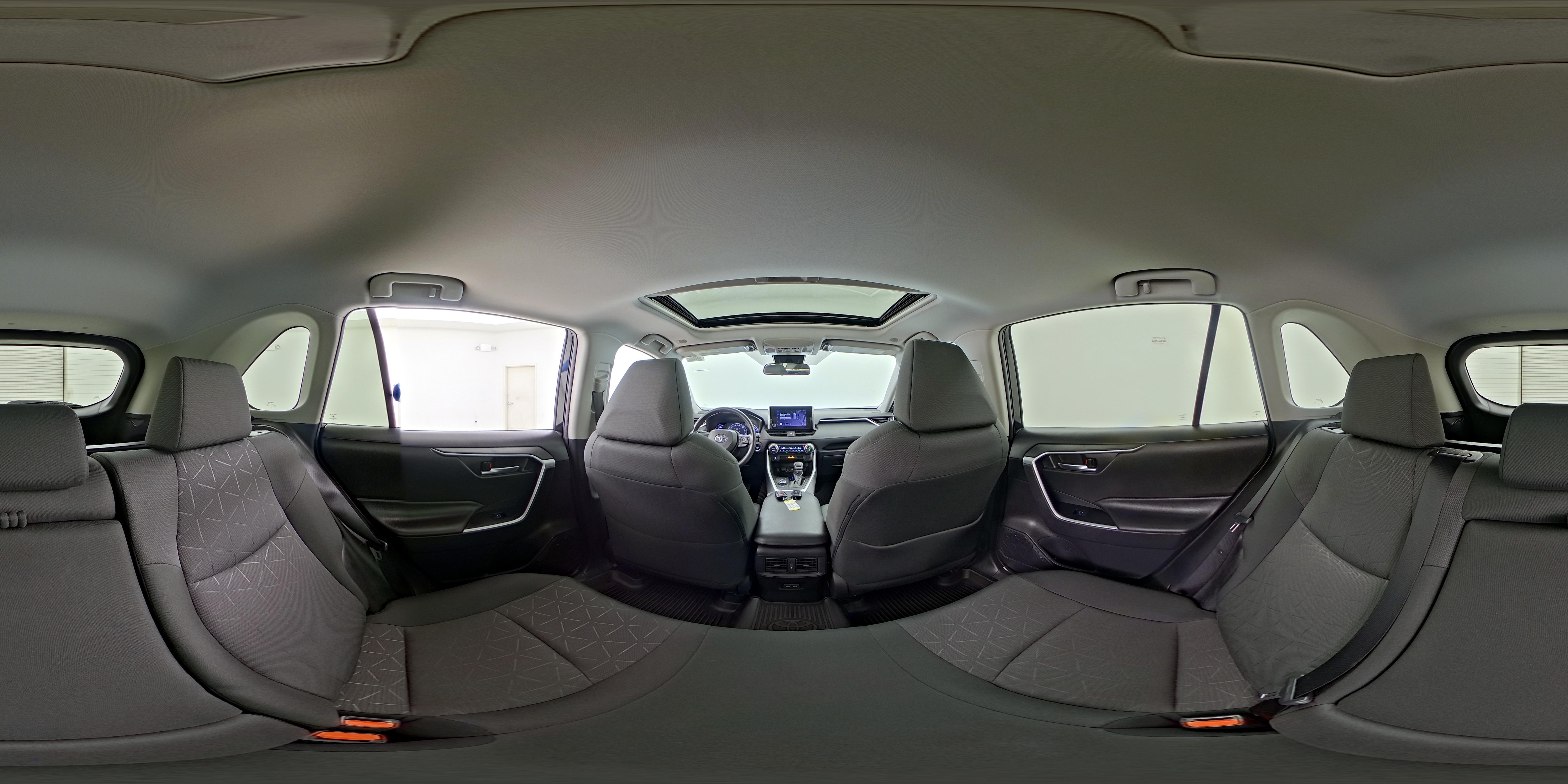 2024 Toyota RAV4 XLE - Photo 26