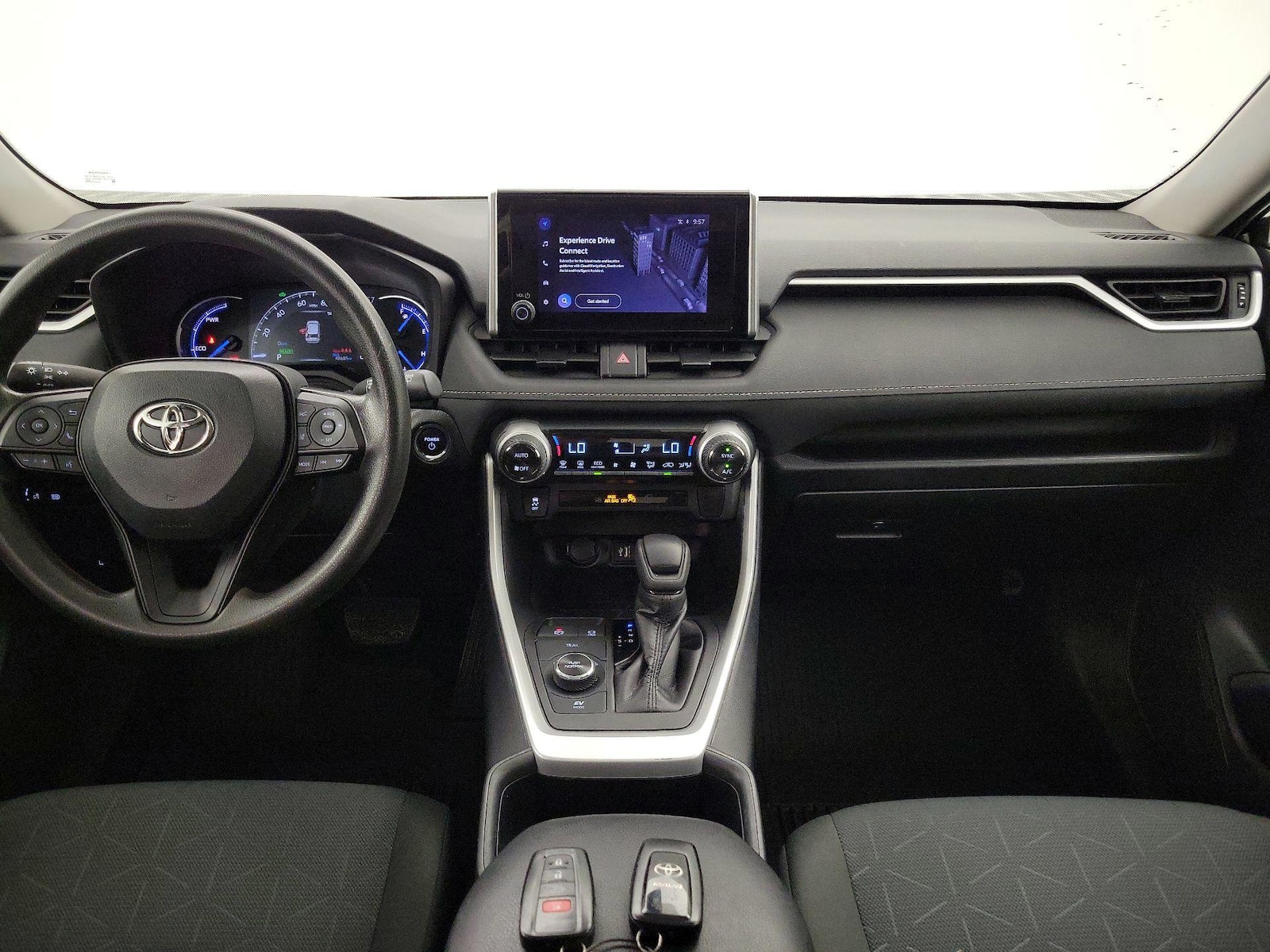 2024 Toyota RAV4 XLE - Photo 10