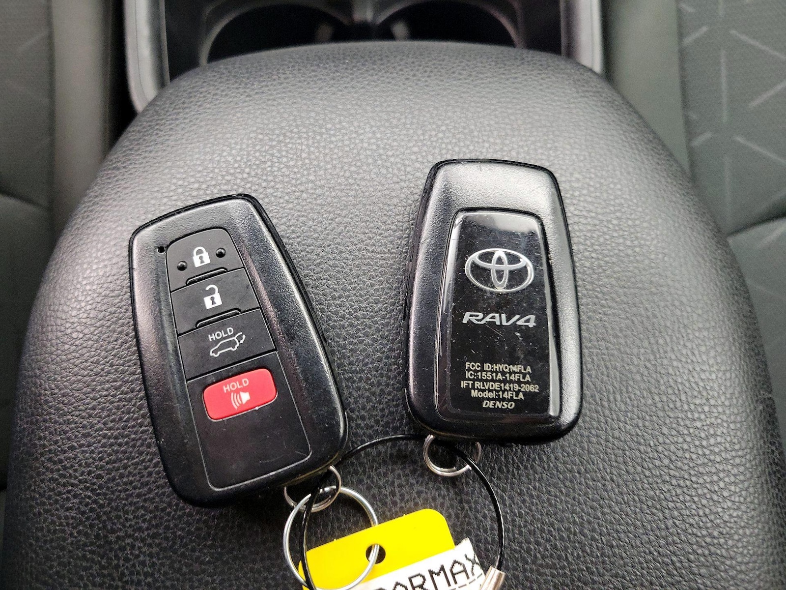 2024 Toyota RAV4 XLE - Photo 24