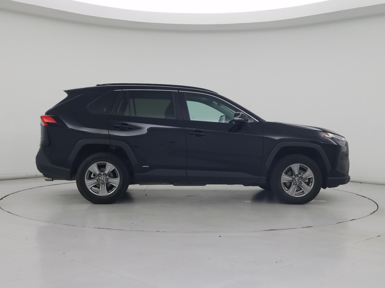 2024 Toyota RAV4 XLE - Photo 8