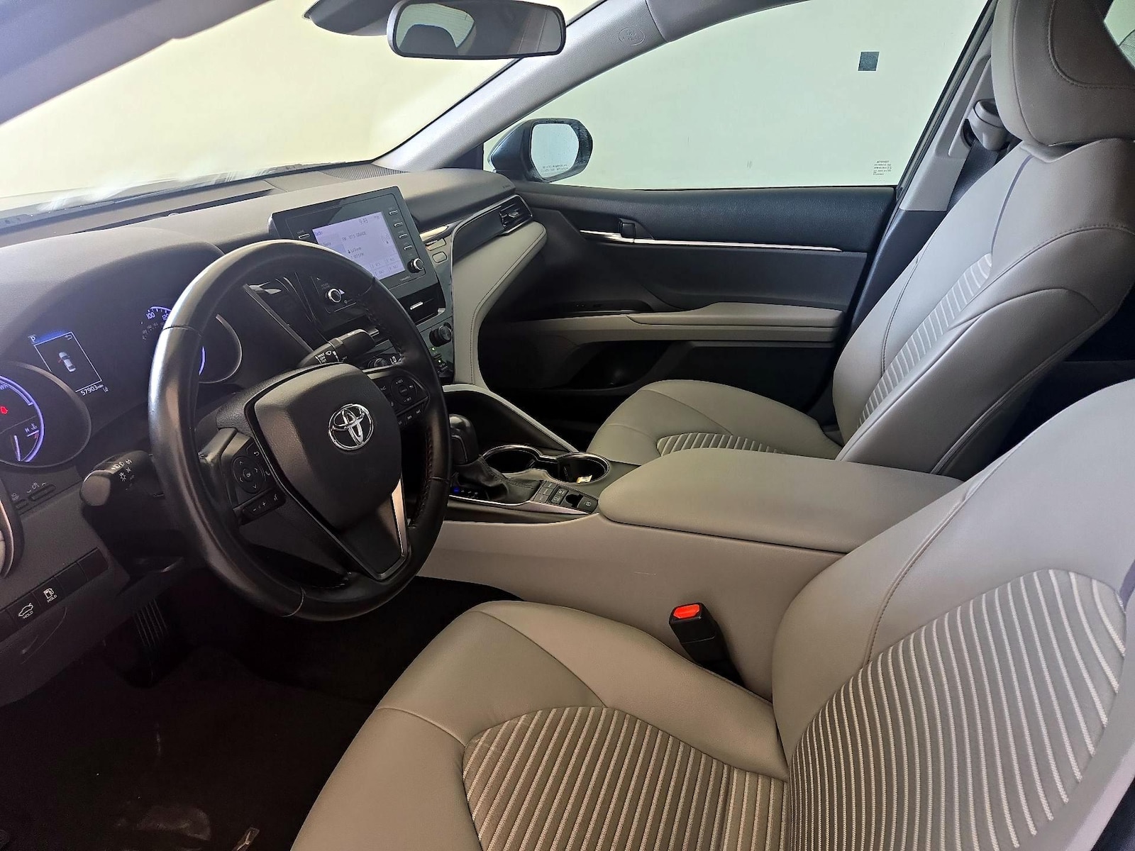 Power Seat(s) & Side Airbags