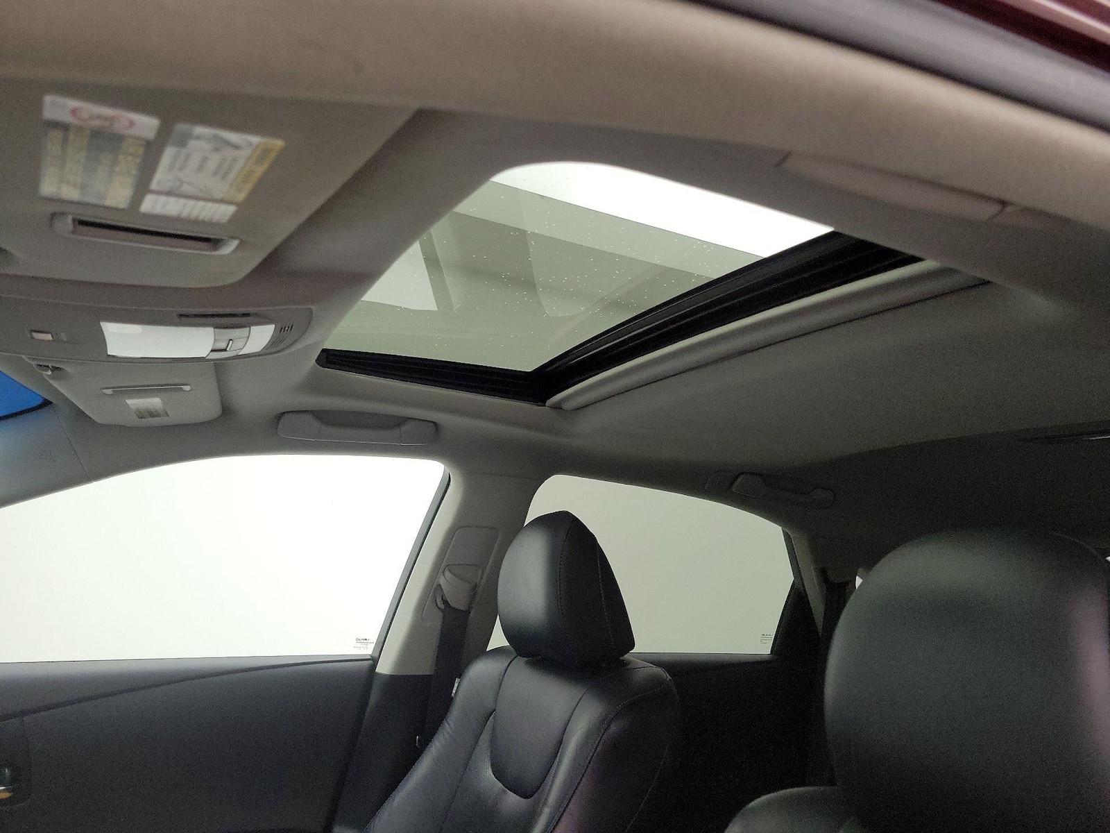 Sunroof(s) & Overhead Airbags