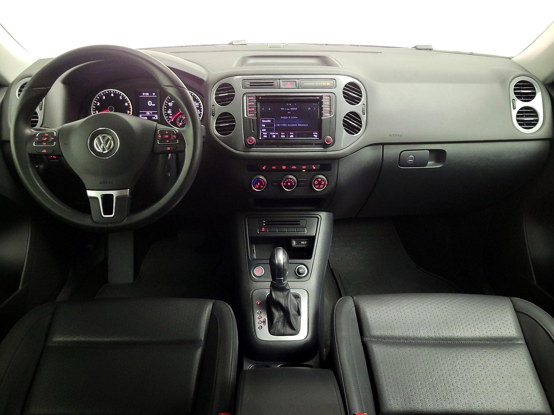 Thumbnail: 2017 Volkswagen Tiguan - 9