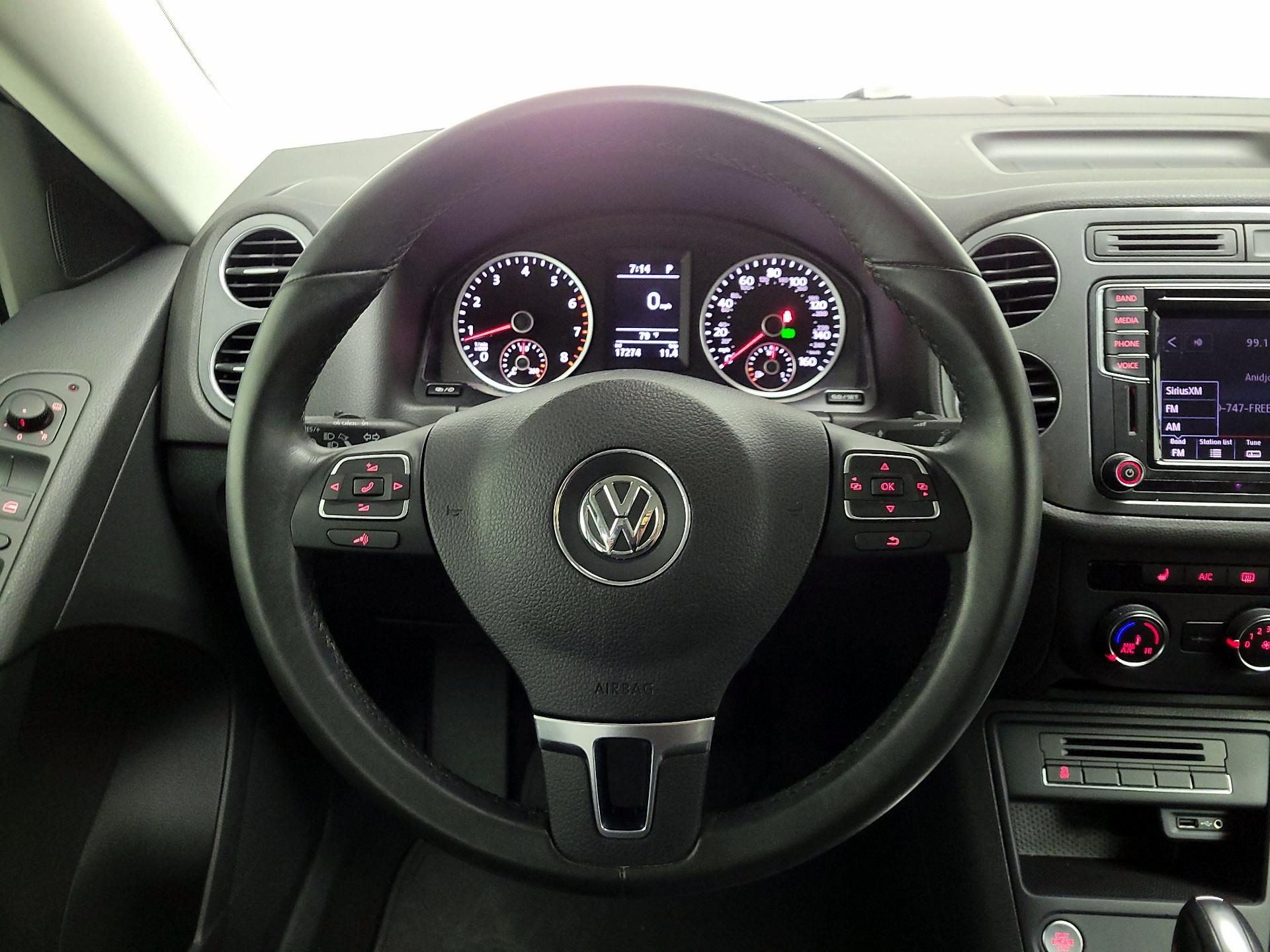 Thumbnail: 2017 Volkswagen Tiguan - 10