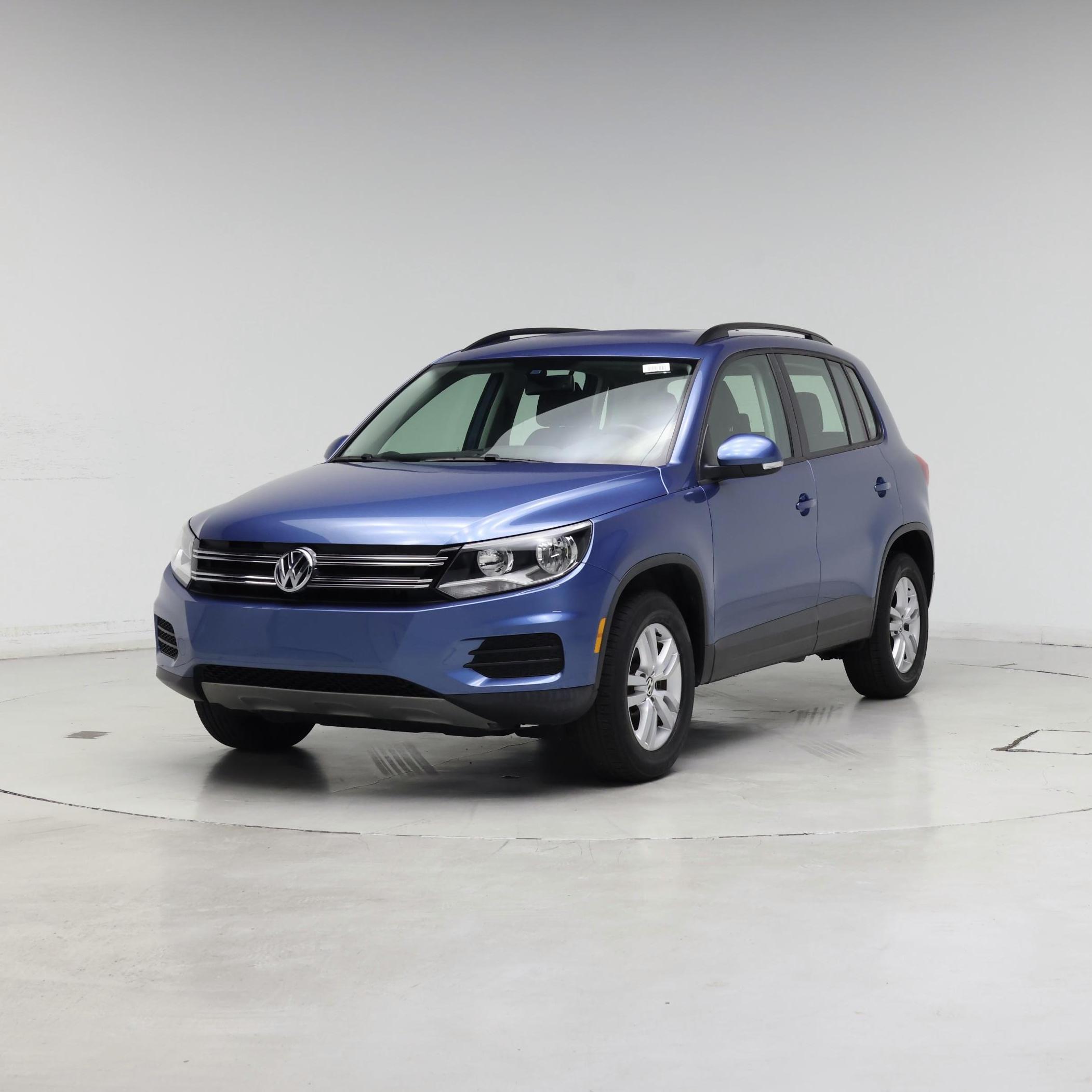 Thumbnail: 2017 Volkswagen Tiguan - 4
