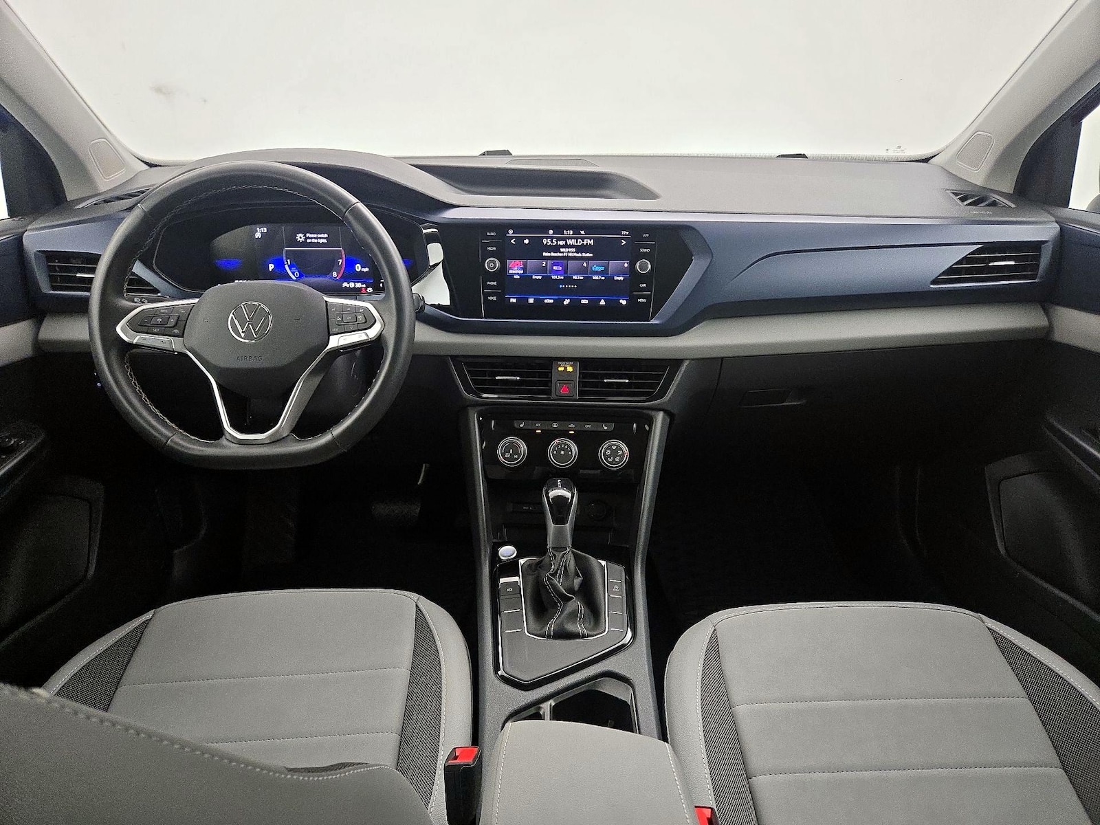 2023 Volkswagen Taos SE - Photo 10