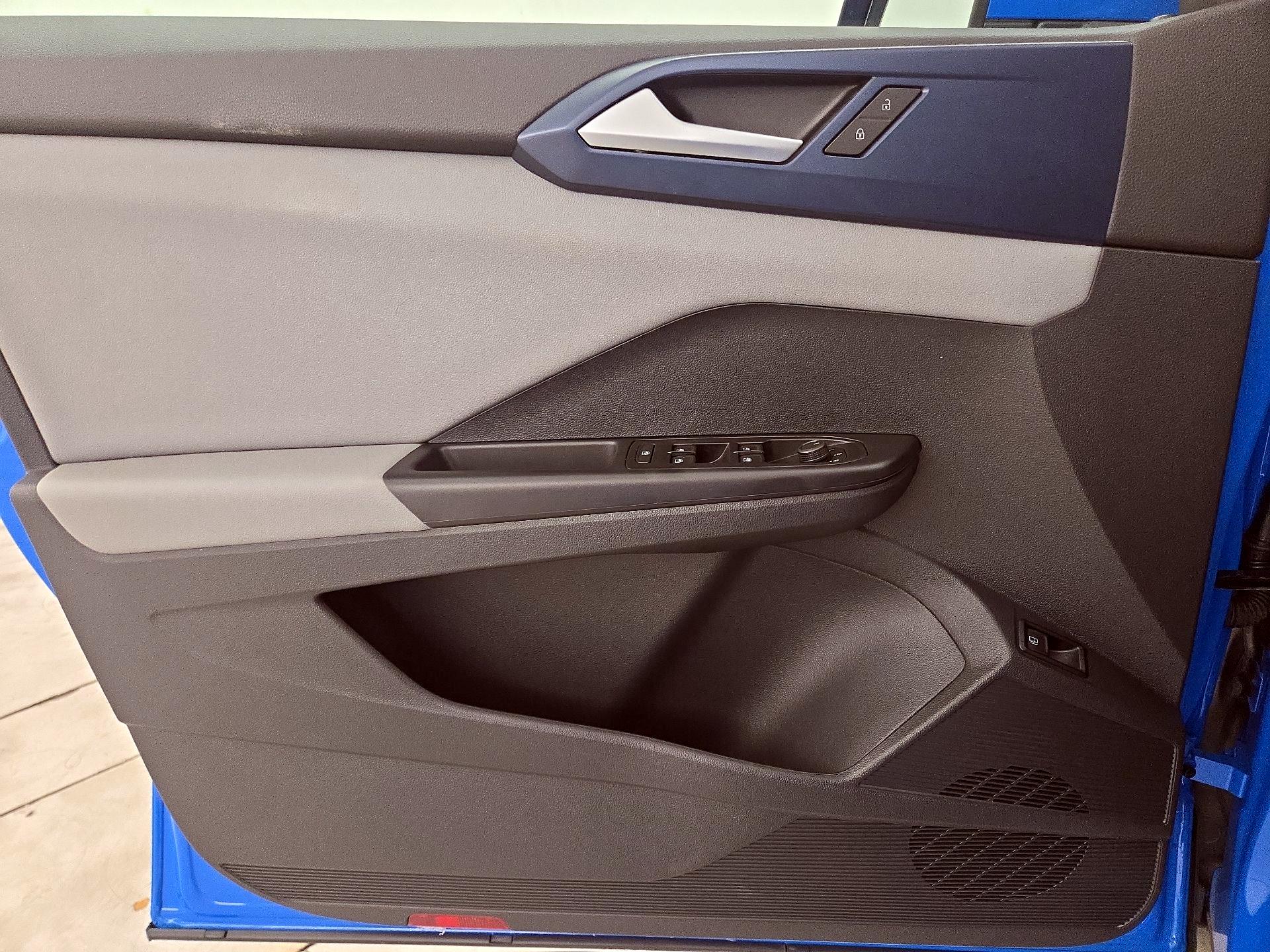 Thumbnail: 2023 Volkswagen Taos - 12