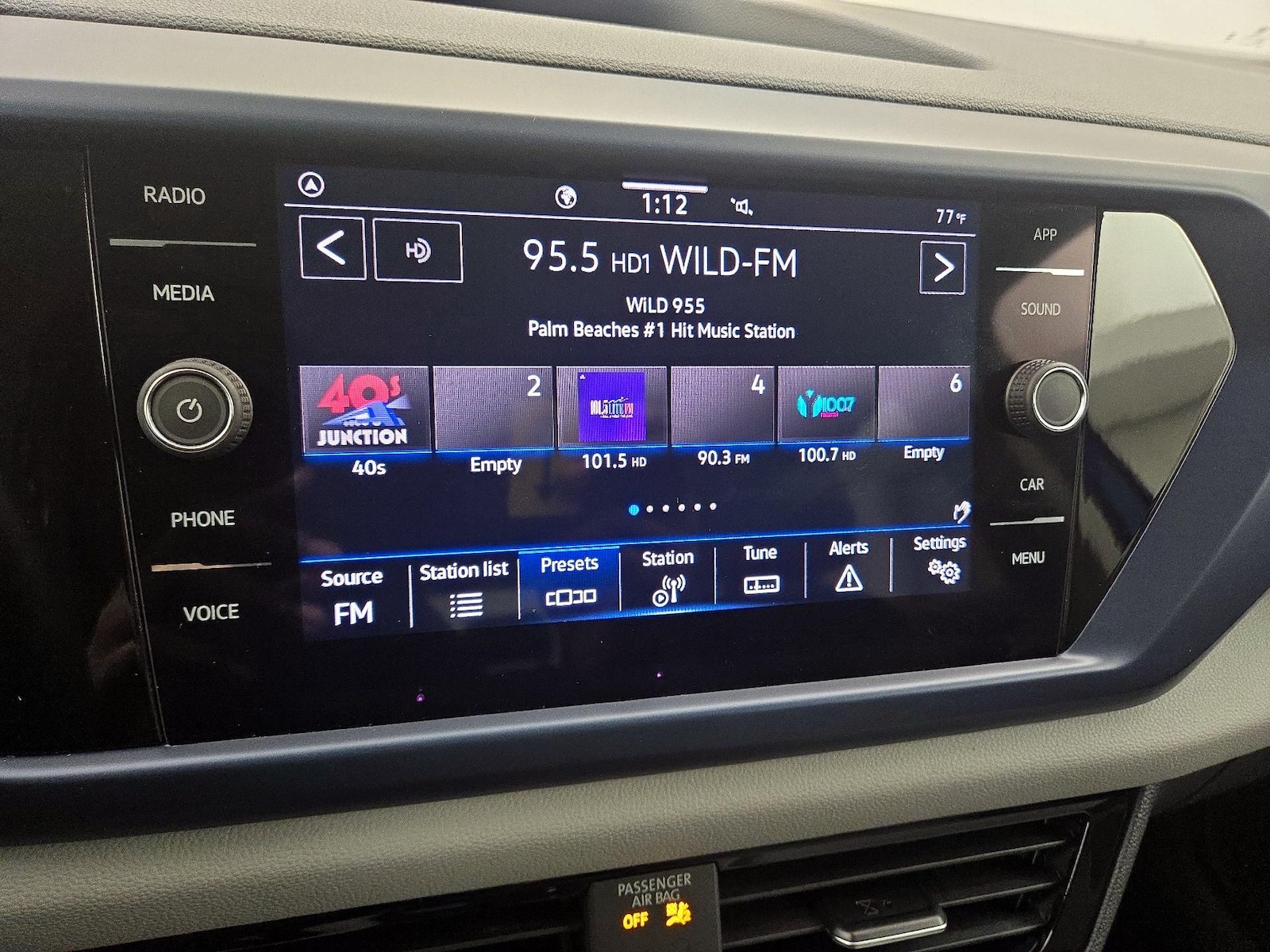 2023 Volkswagen Taos SE - Photo 16