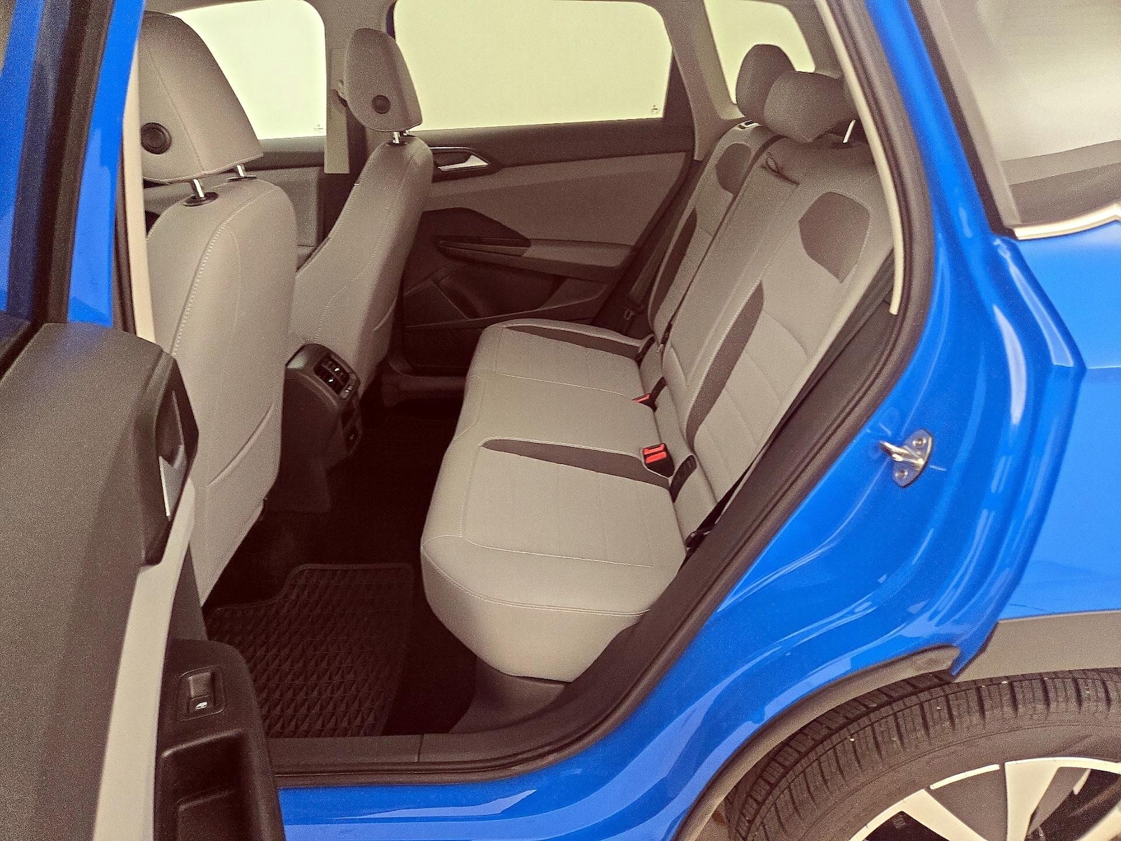 2023 Volkswagen Taos SE - Photo 21
