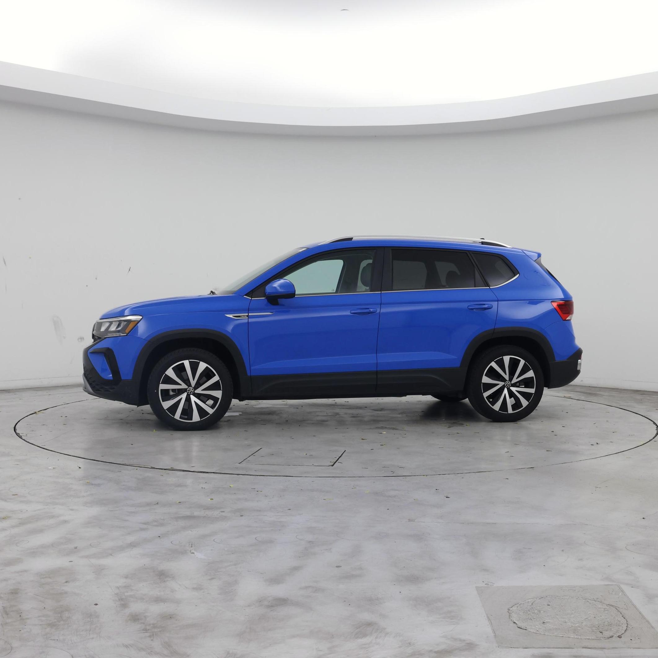 Thumbnail: 2023 Volkswagen Taos - 3