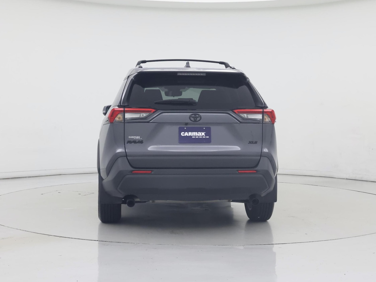 2025 Toyota RAV4 XLE - Photo 7