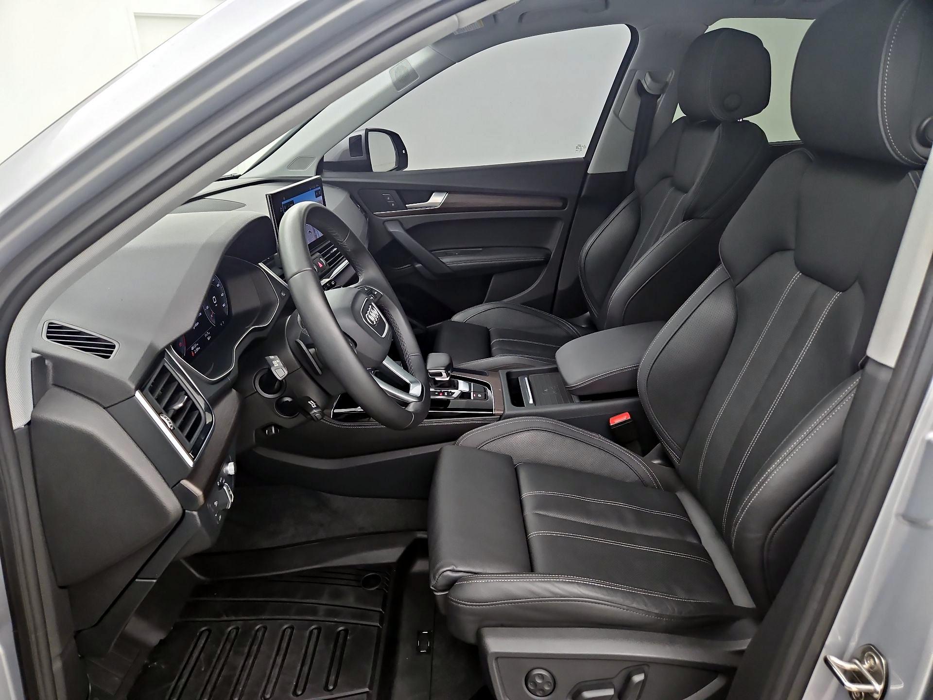 Thumbnail: 2023 Audi Q5 - 11