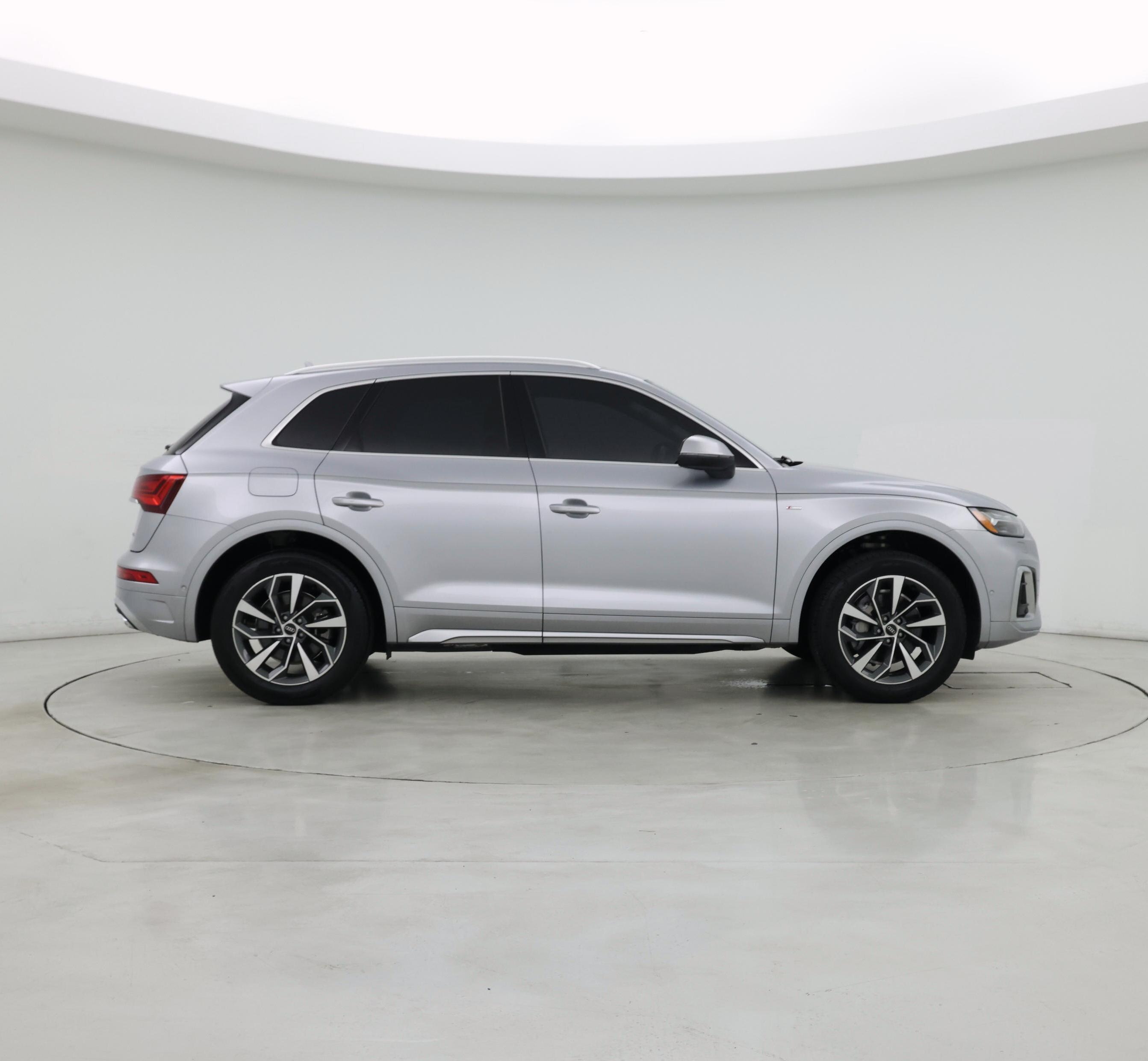 Thumbnail: 2023 Audi Q5 - 7