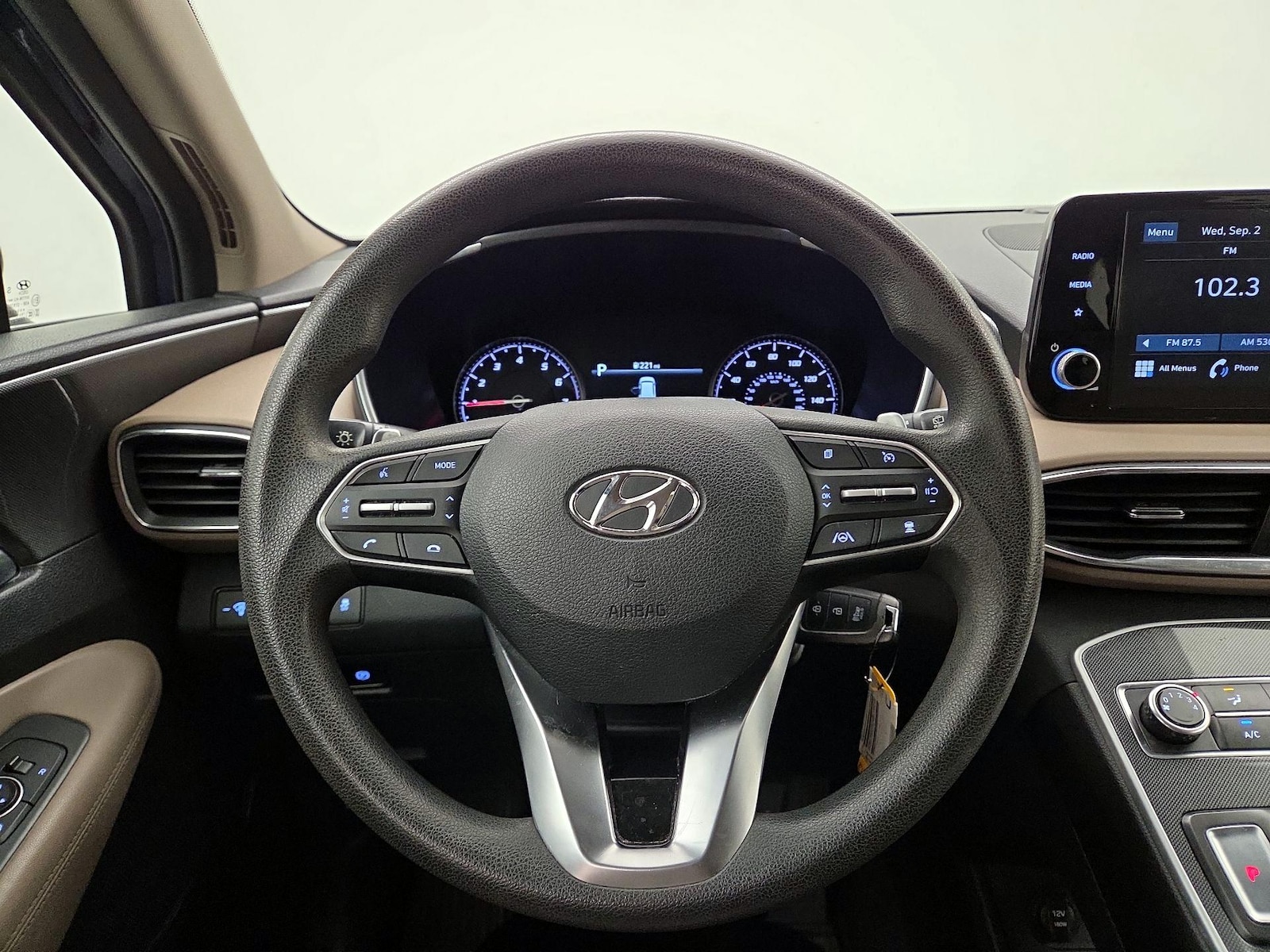 2021 Hyundai Santa Fe SE - Photo 11