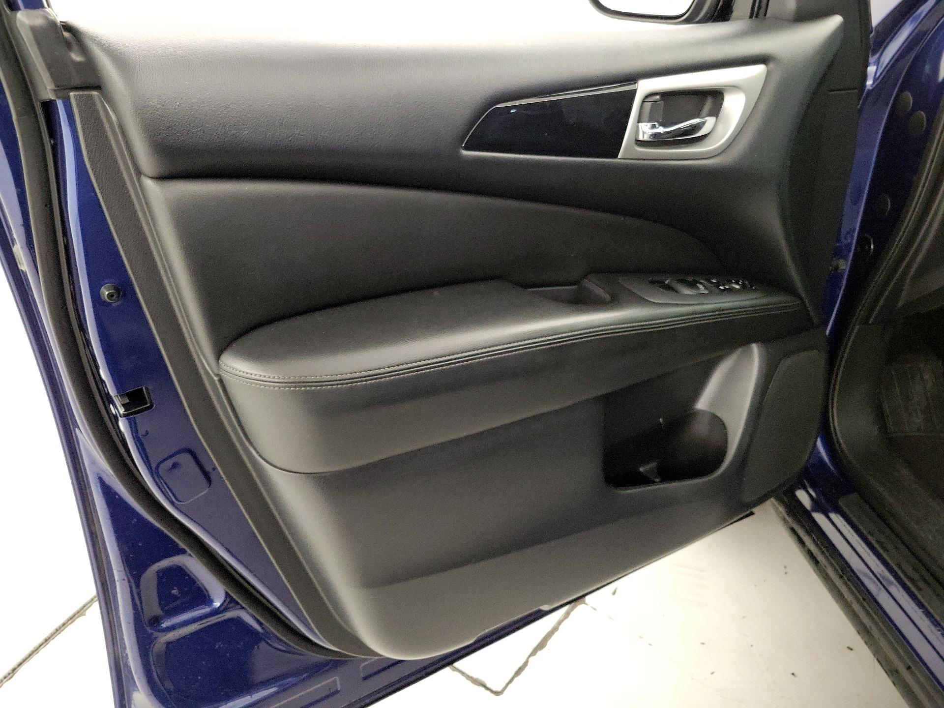 Thumbnail: 2018 Nissan Pathfinder - 12