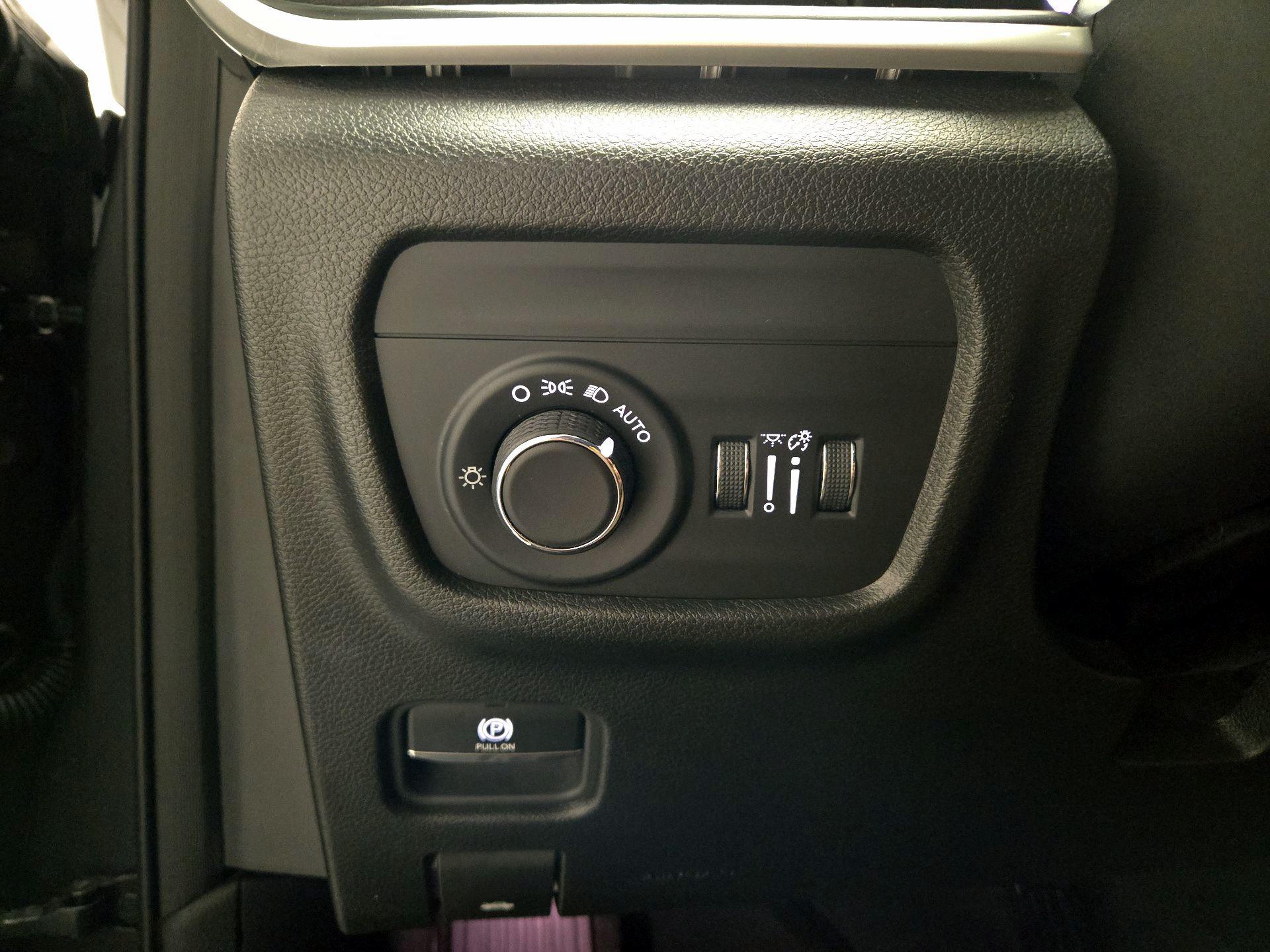 Thumbnail: 2023 Jeep Grand Cherokee - 11
