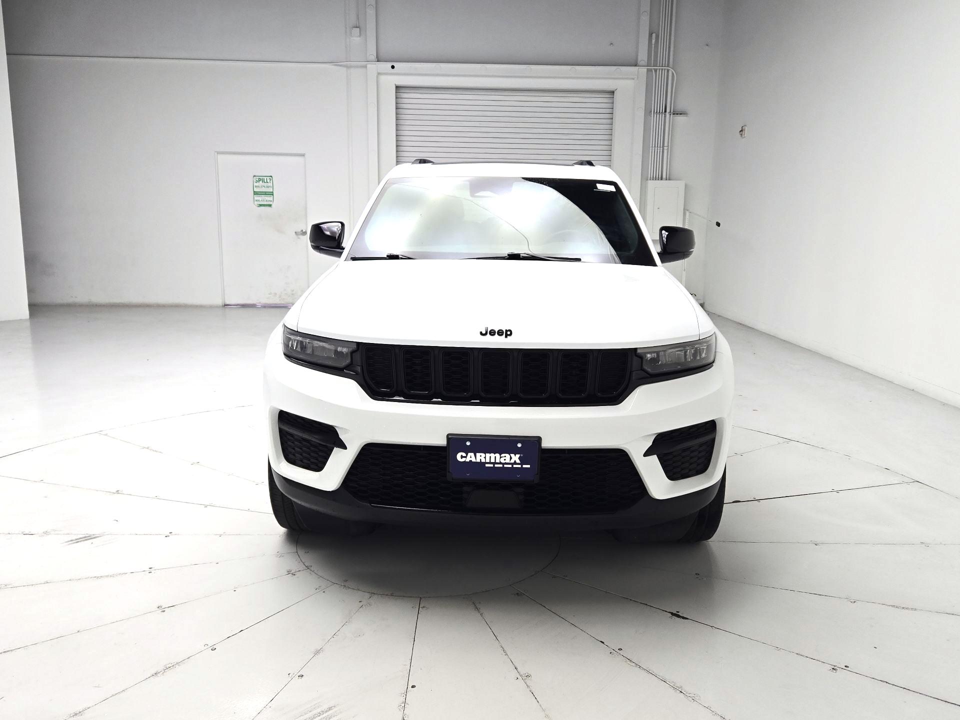 Thumbnail: 2023 Jeep Grand Cherokee - 2