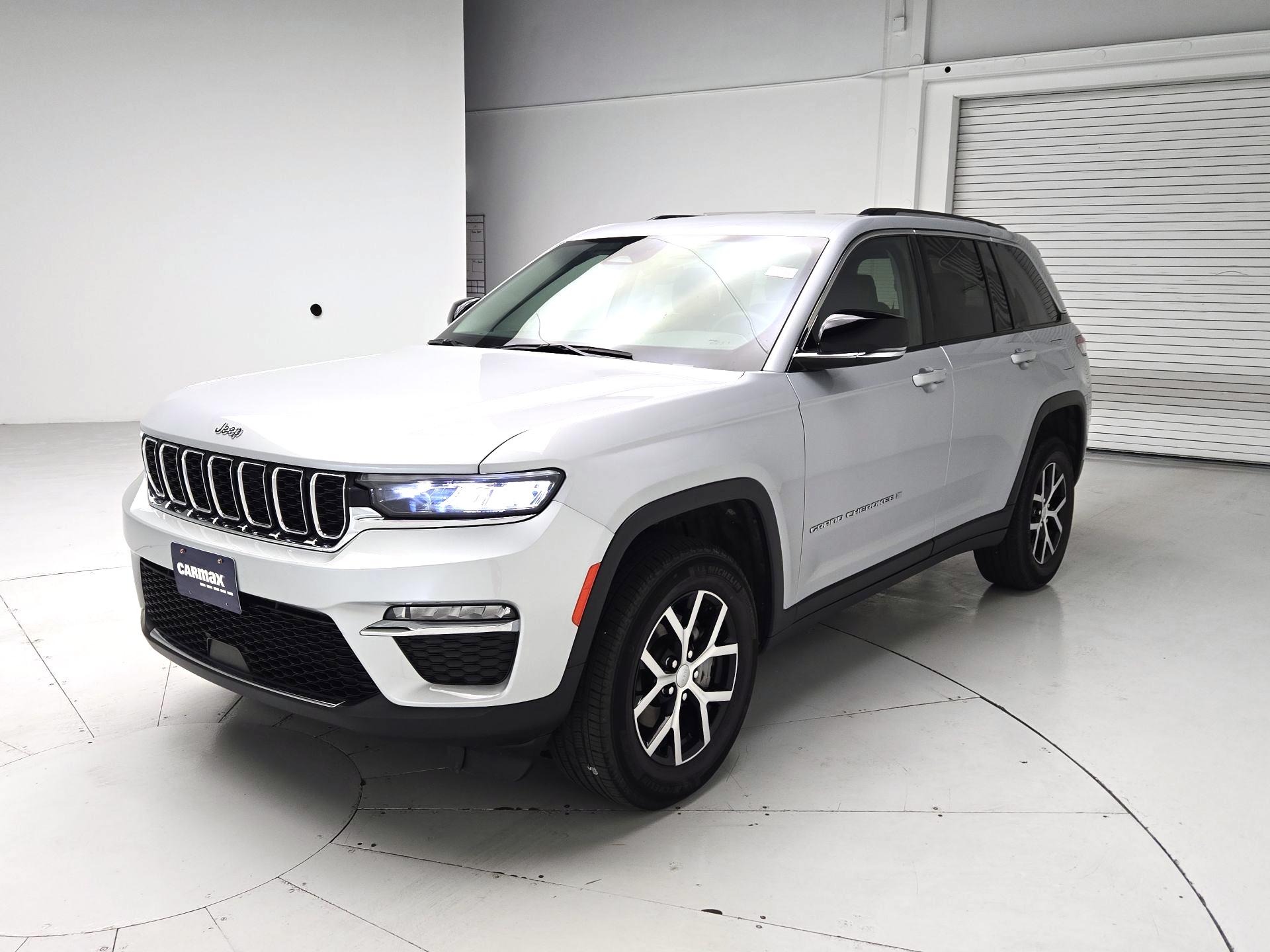 Thumbnail: 2023 Jeep Grand Cherokee - 3