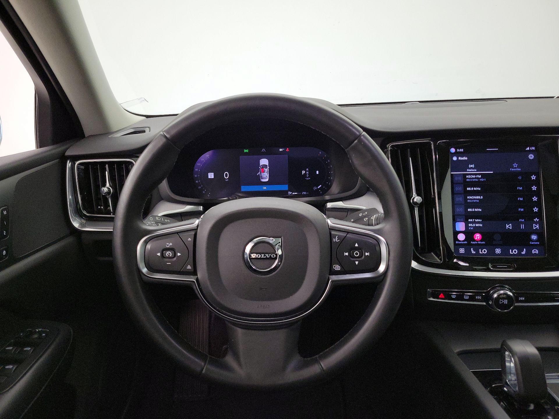 Thumbnail: 2024 Volvo S60 - 10